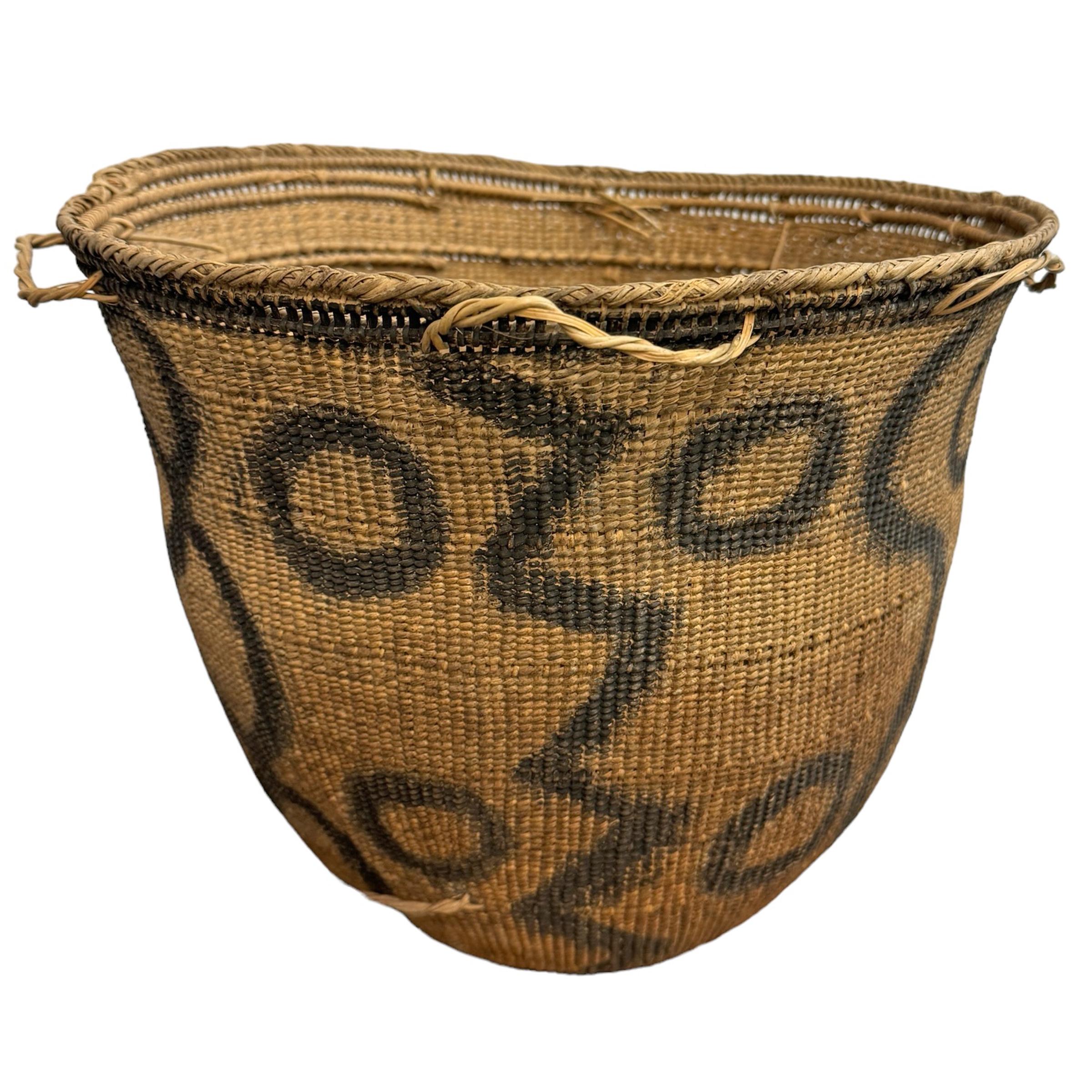20th Century Yanomami Basket In Good Condition In Chicago, IL