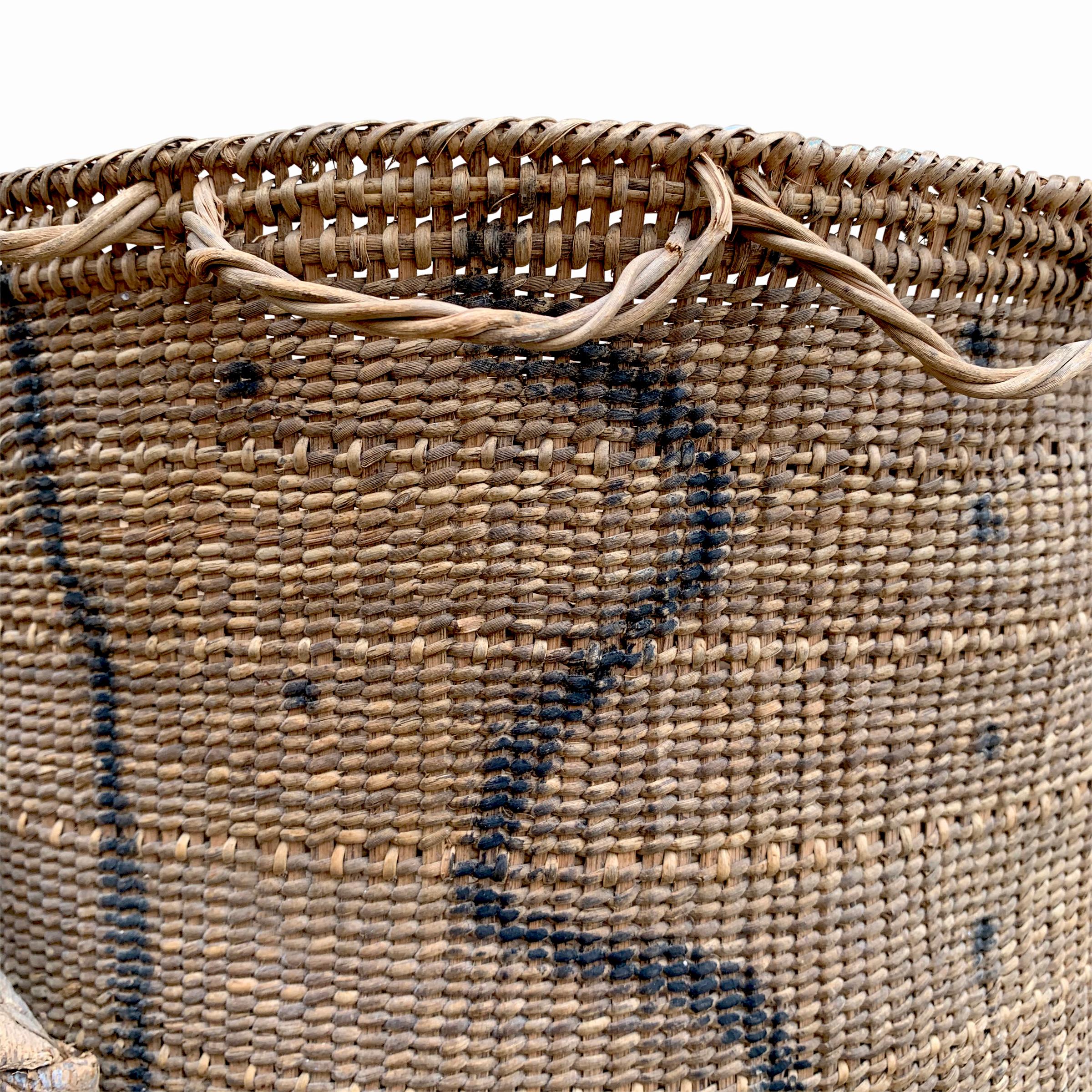 20th Century Yanomami Gathering Basket In Good Condition In Chicago, IL
