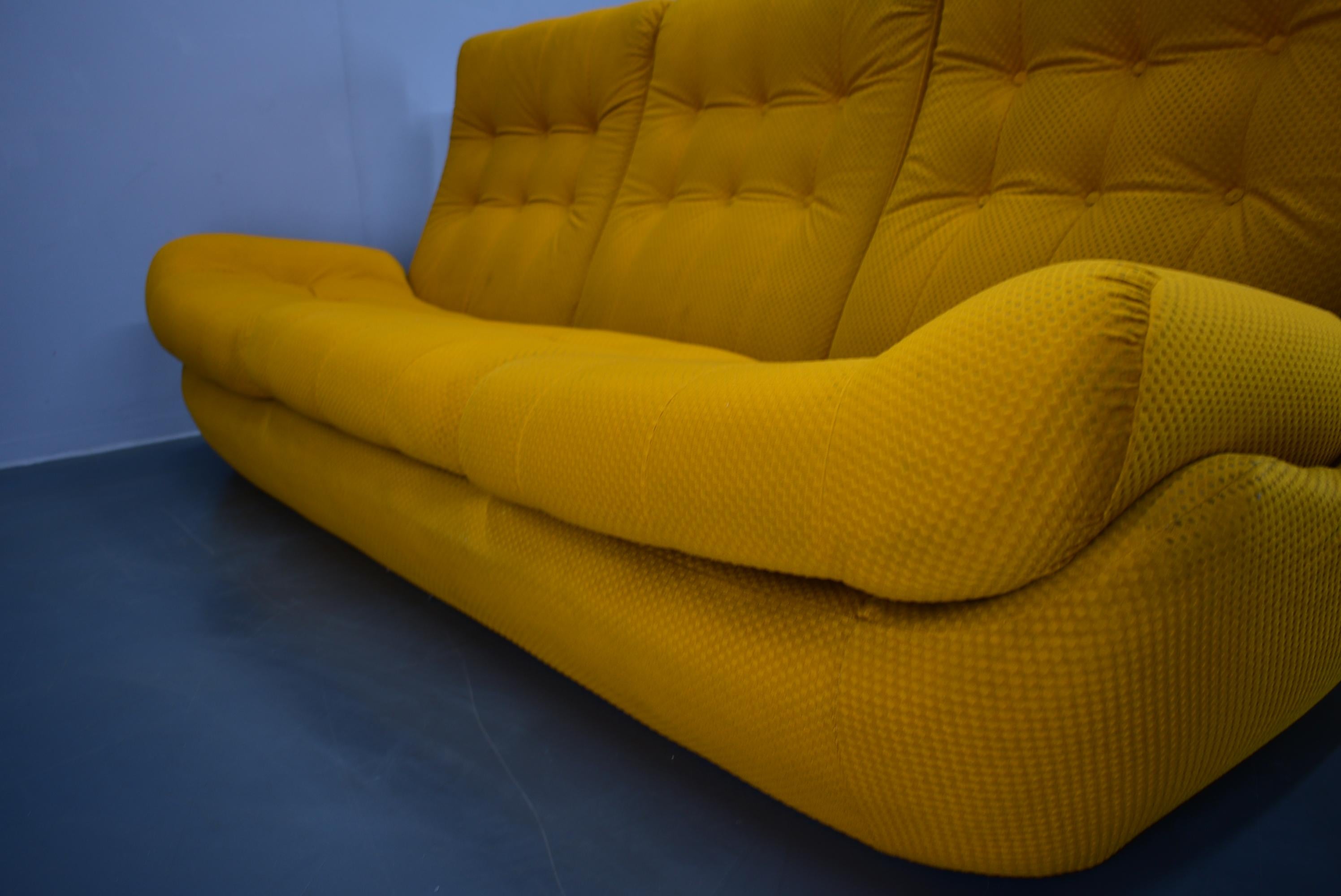 20e siècle, Canapé Atlantis jaune à trois places, années 1960 en vente 4