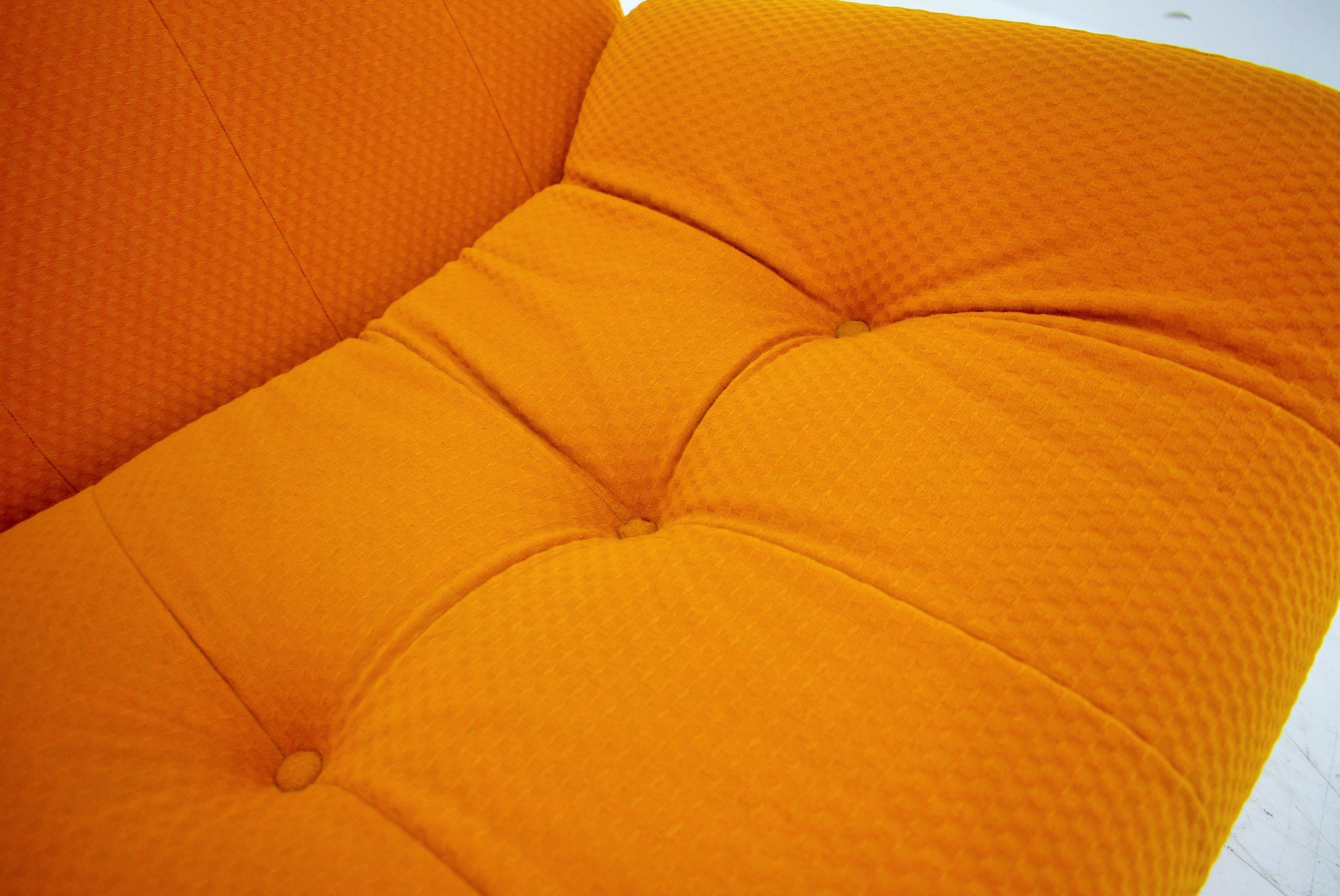 Gelbes Atlantis-Sofa mit drei Sitzen aus dem 20. Jahrhundert, 1960er Jahre im Angebot 4