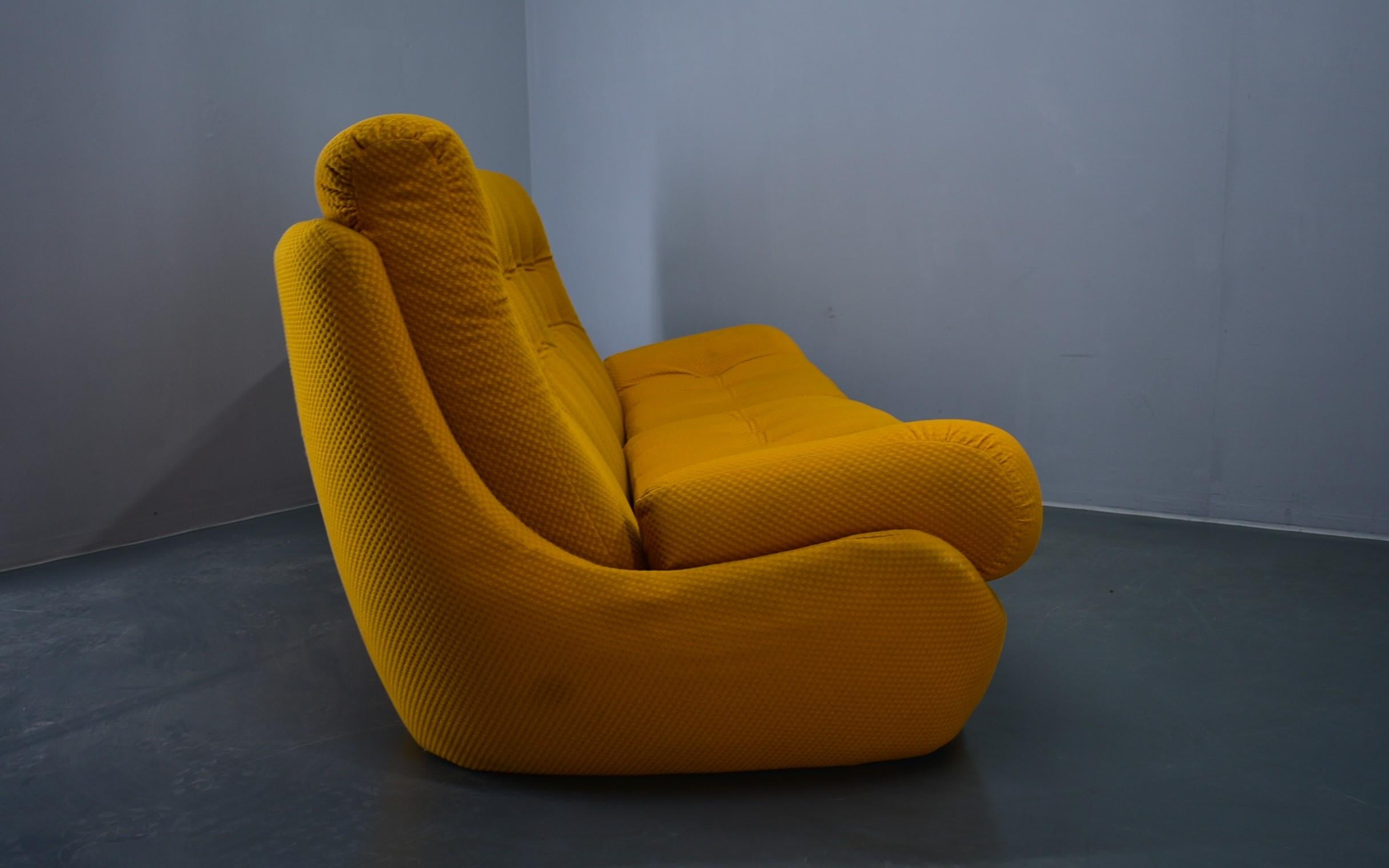 20e siècle, Canapé Atlantis jaune à trois places, années 1960 en vente 8