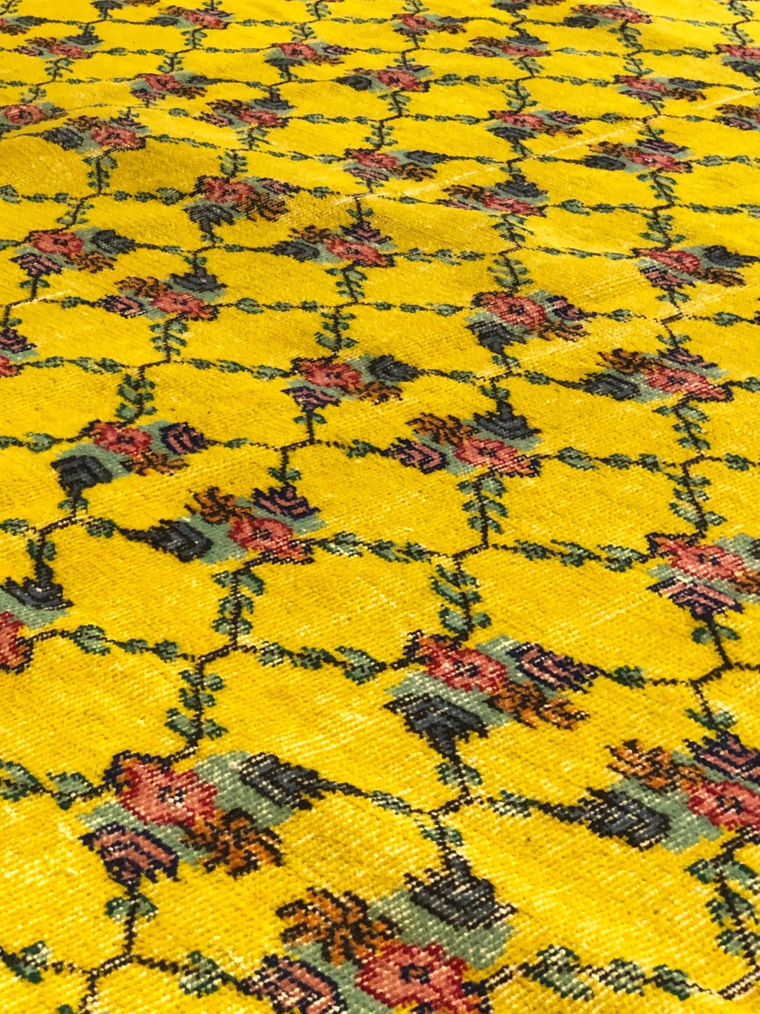 tapis Art Déco turc jaune flottant du 20ème siècle:: conçu par Zeki Muren:: ca 1950 en vente 5