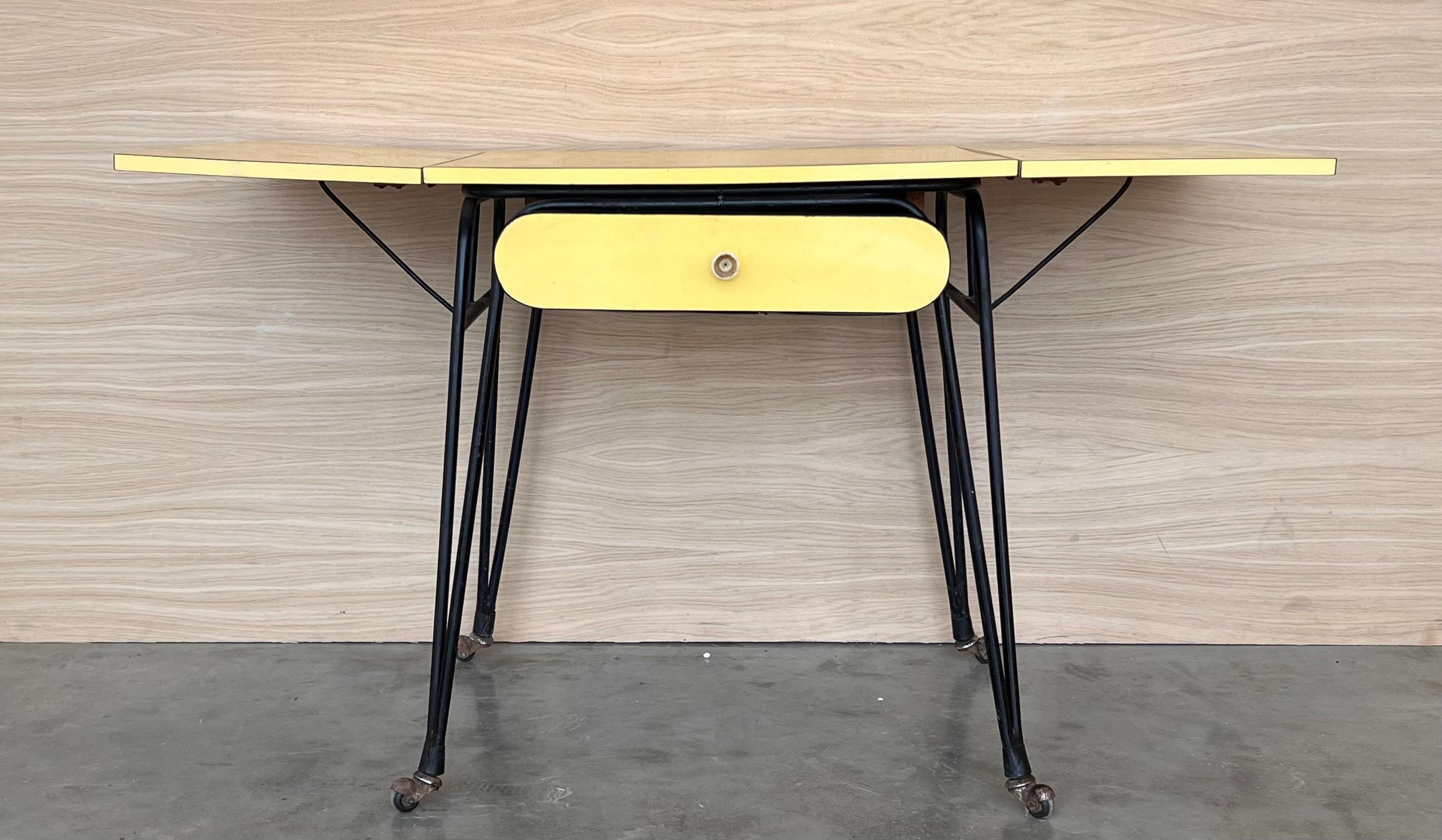 20th Century Yellow Formica children's school desk with two leaves For Sale 5