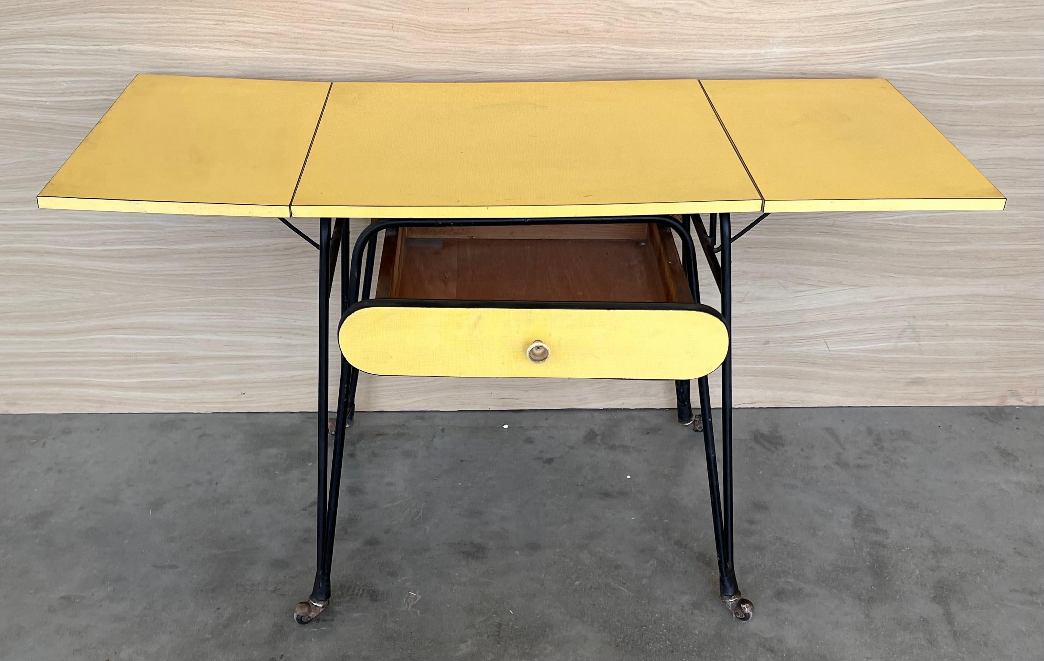 20th Century Yellow Formica children's school desk with two leaves For Sale 6