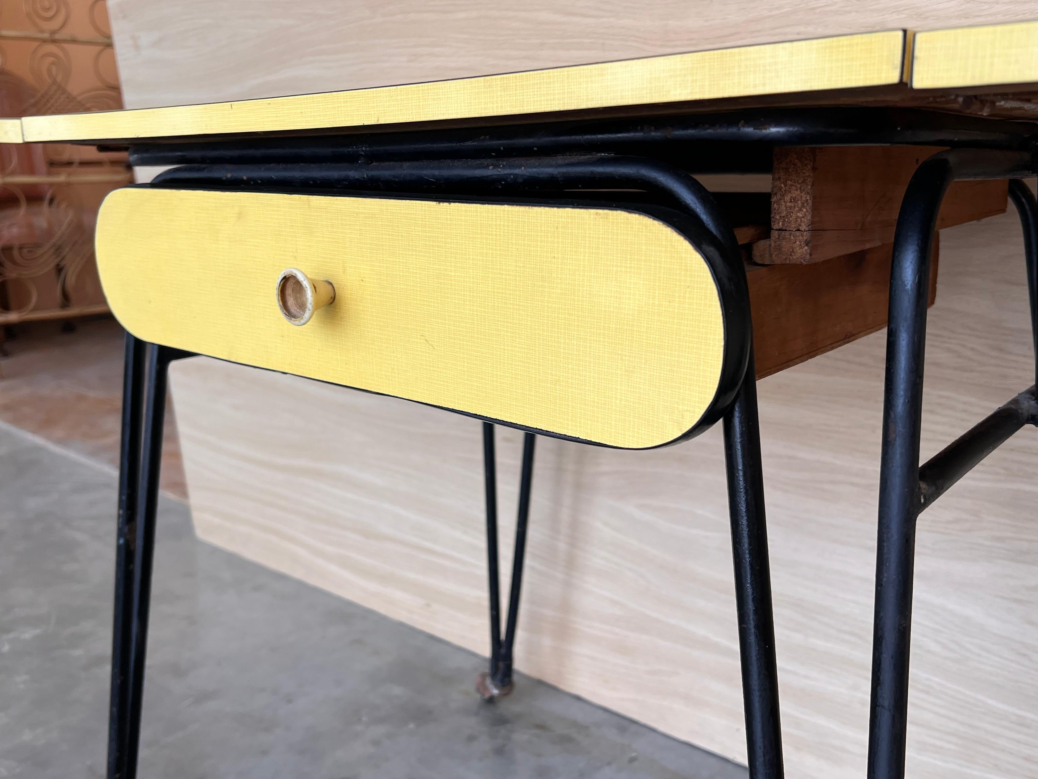 20th Century Yellow Formica children's school desk with two leaves For Sale 8