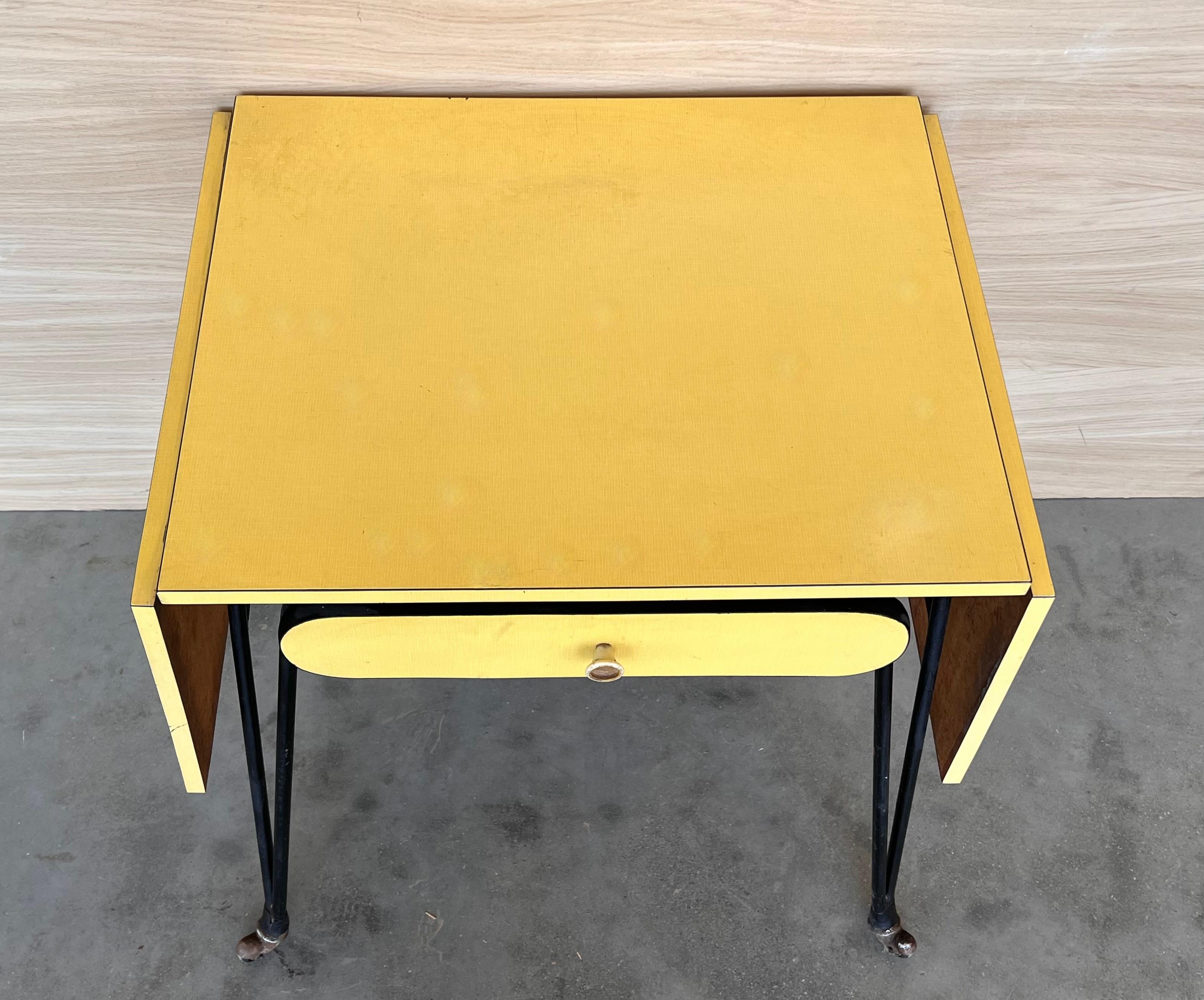 20th Century Yellow Formica children's school desk with two leaves For Sale 1