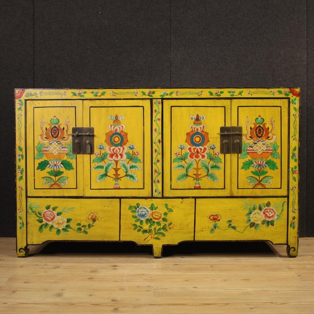 20th Century Yellow Lacquered Exotic Wood Chinese Sideboard, 1960 In Good Condition In Vicoforte, Piedmont