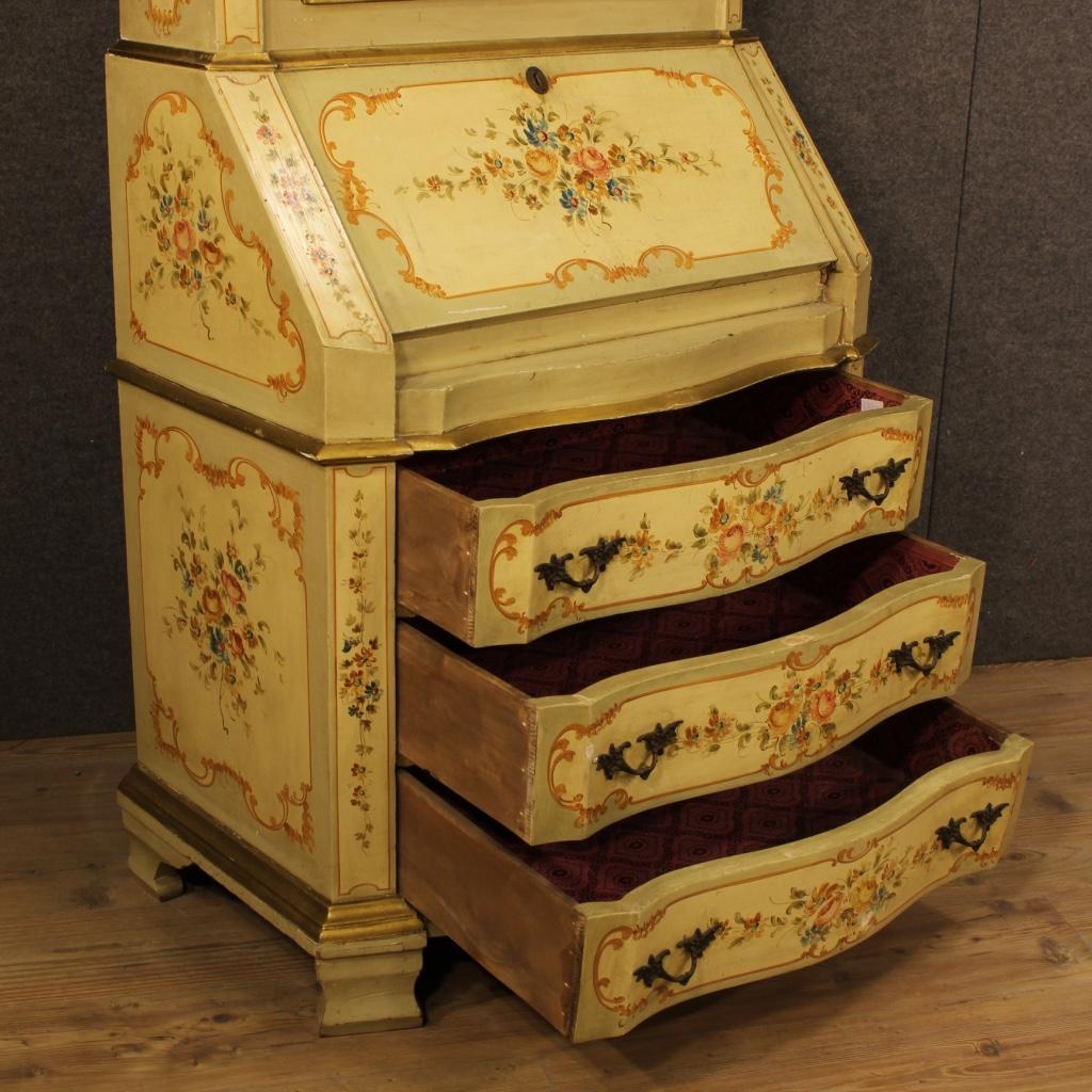 20th Century Yellow Lacquered, Gilt, Painted Wood Venetian Trumeau, 1970 5