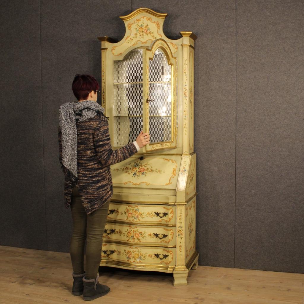 20th Century Yellow Lacquered, Gilt, Painted Wood Venetian Trumeau, 1970 6