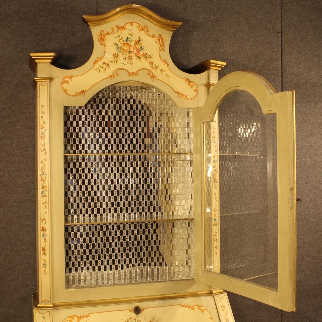 20th Century Yellow Lacquered, Gilt, Painted Wood Venetian Trumeau, 1970 2