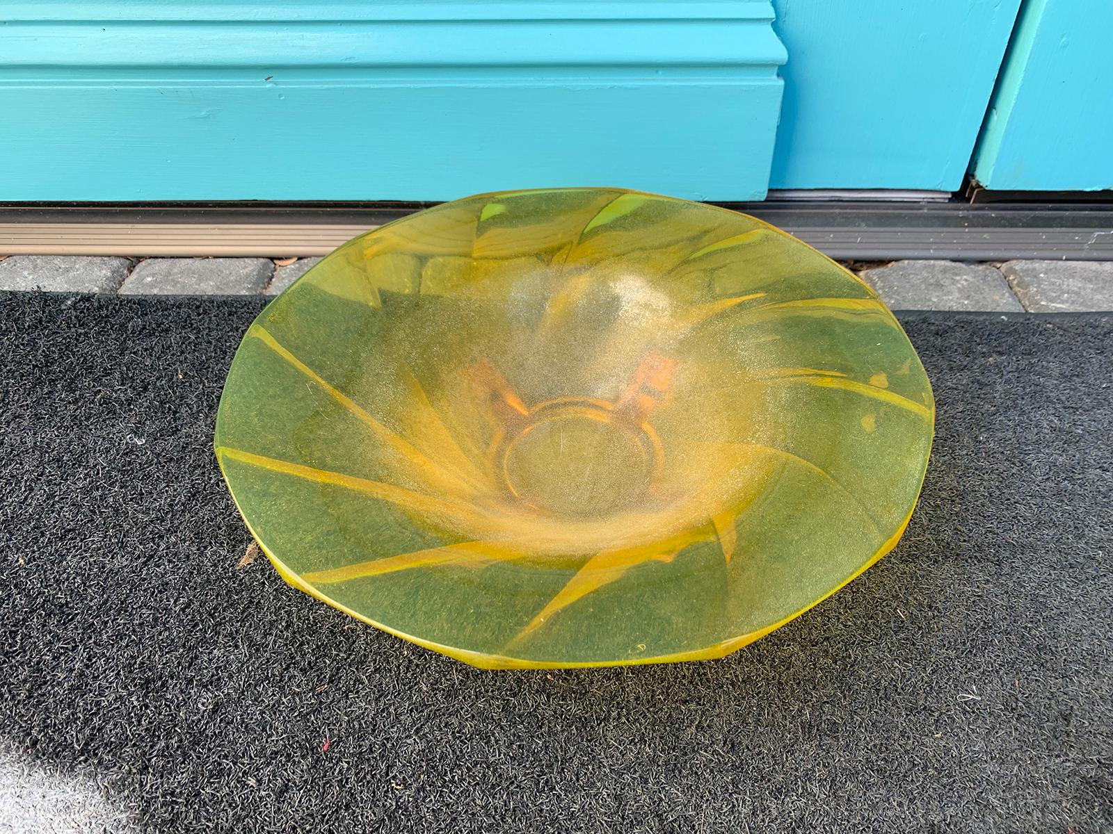 20th Century Yellow Round Glass Bowl In Good Condition For Sale In Atlanta, GA