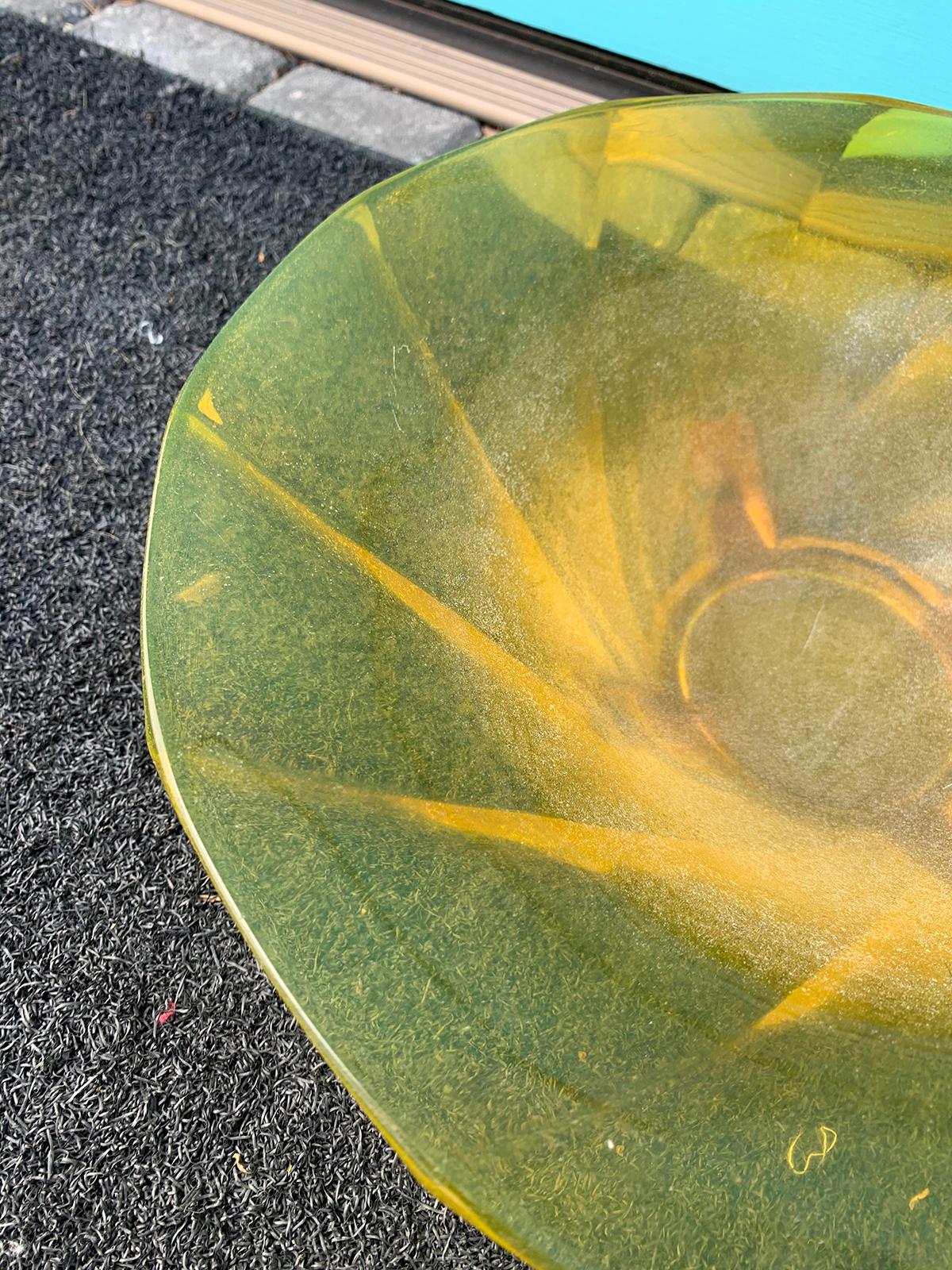 20th Century Yellow Round Glass Bowl For Sale 2