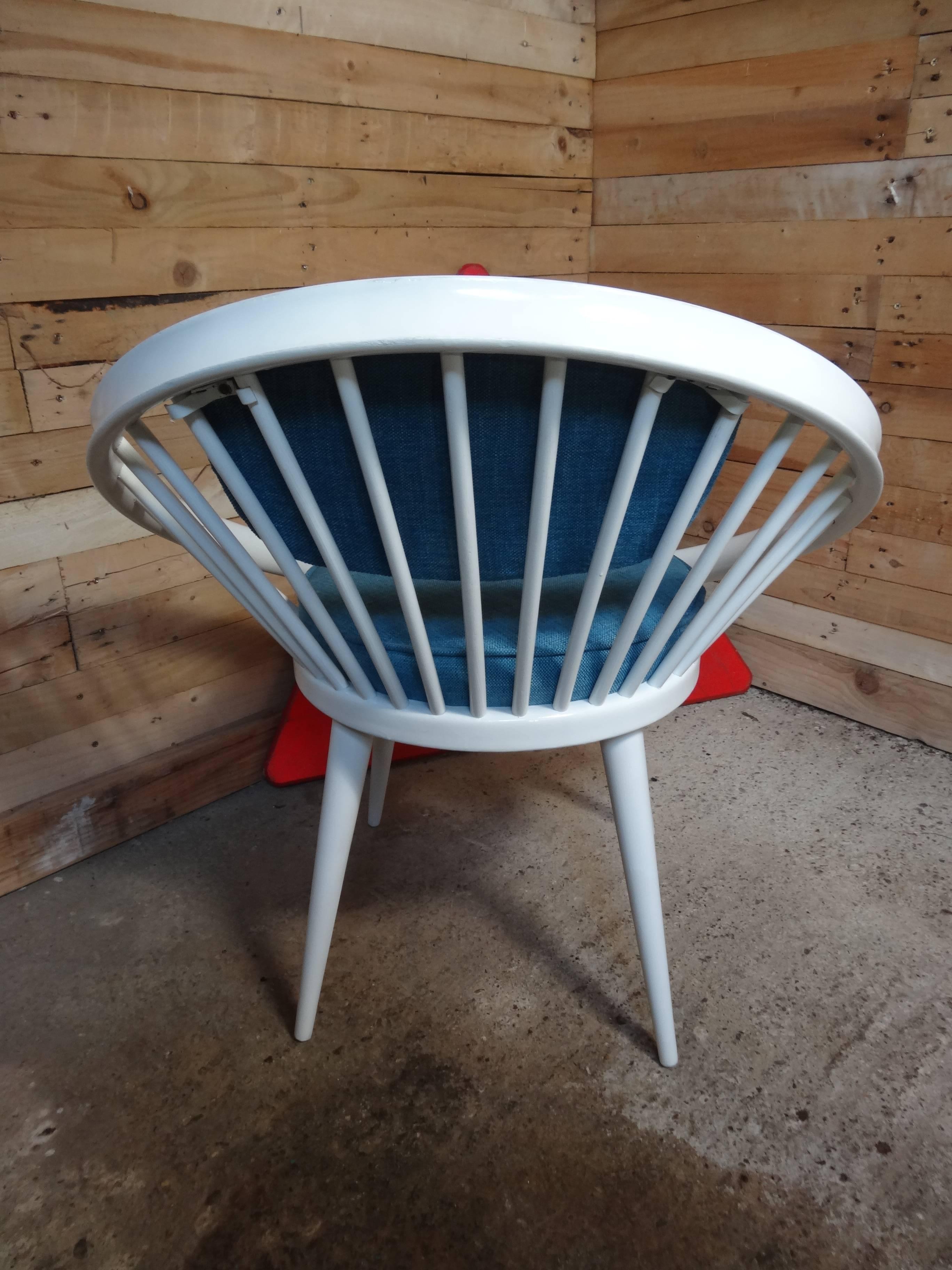 20. Jahrhundert Yngve Ekström Entworfen für Swedese Retro 1960s Circle Chairs im Angebot 5