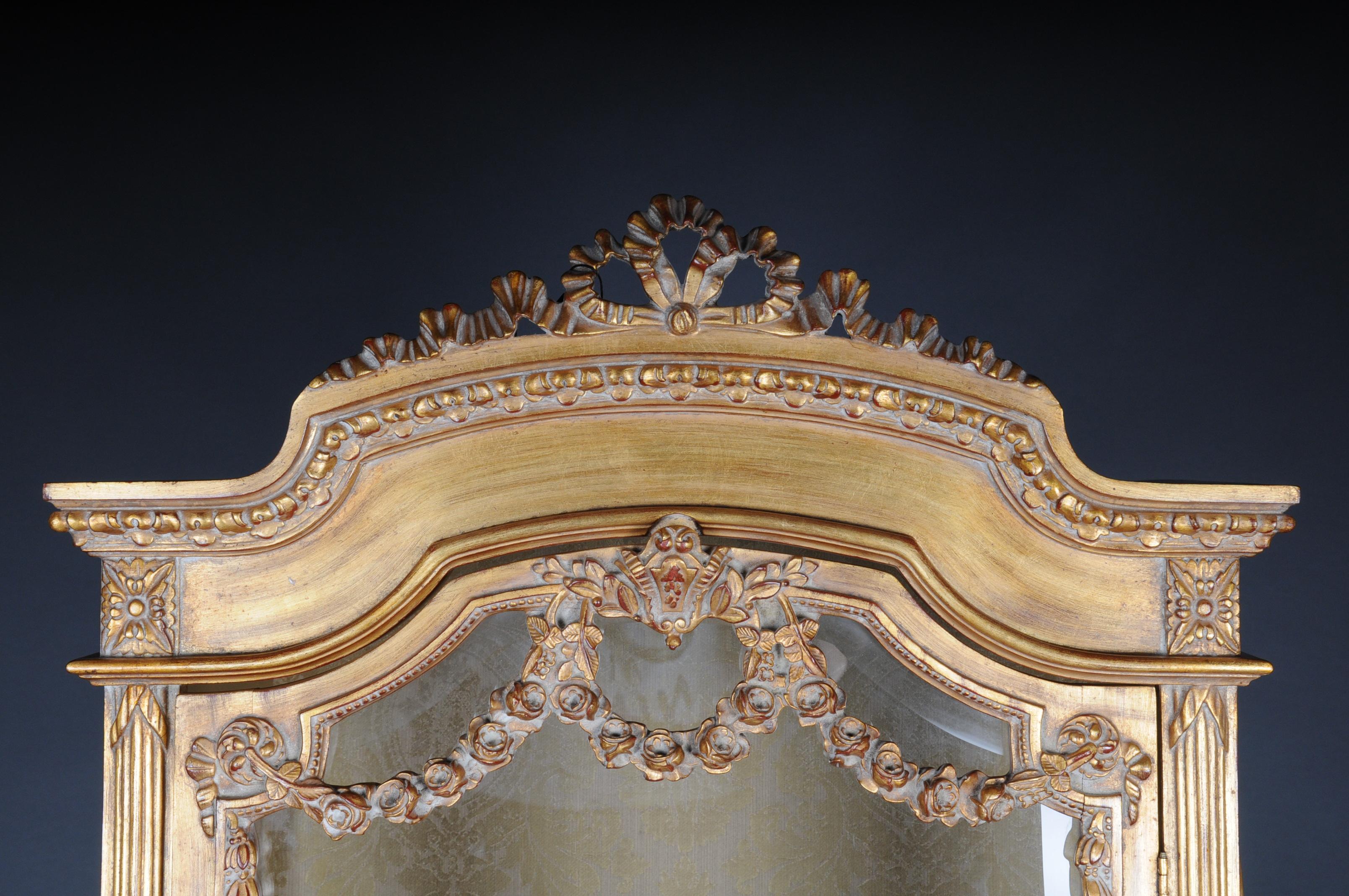 Gilt 20th Century Elegant French Showcase in Louis XVI Style For Sale