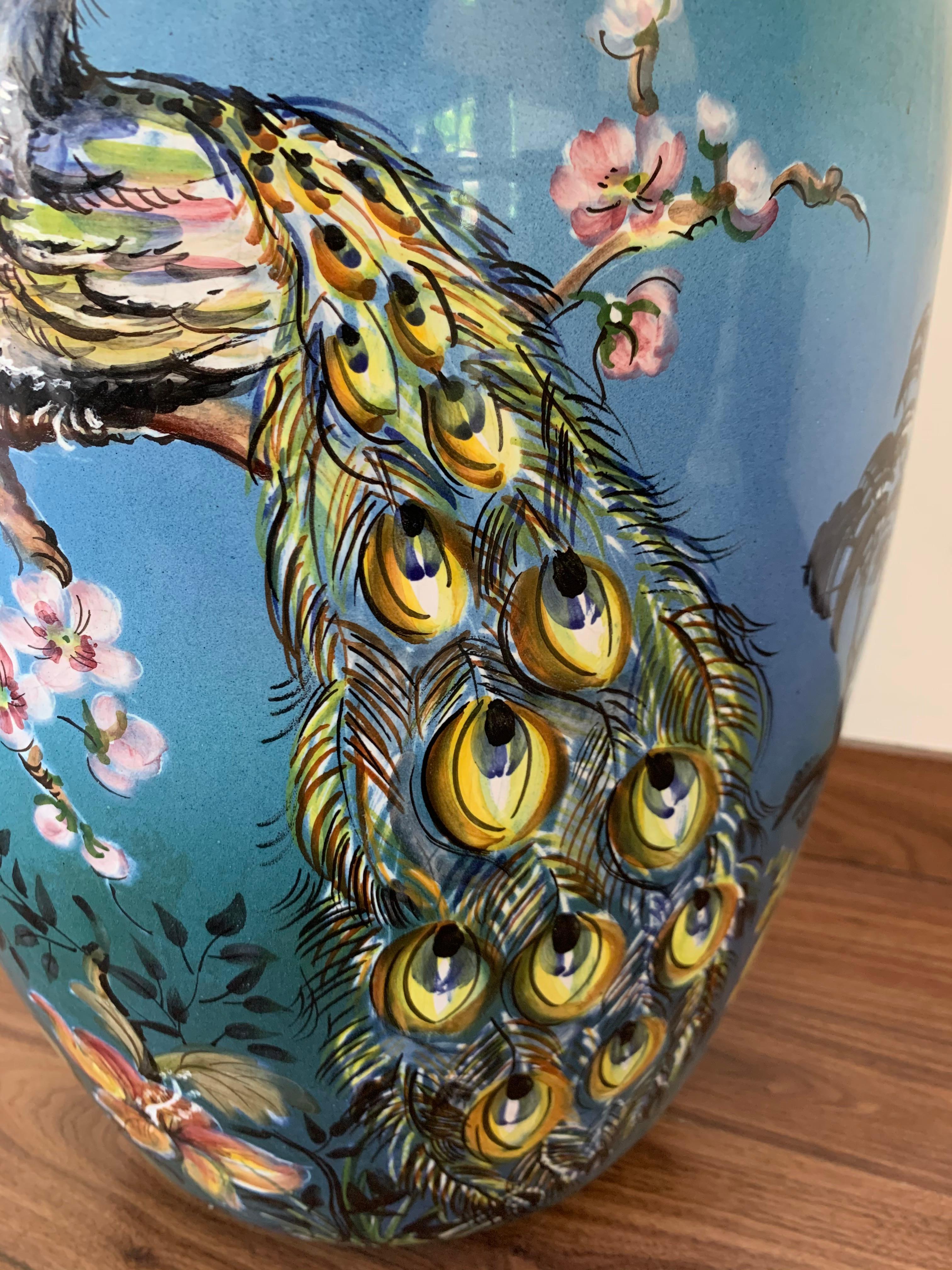 20. Bunte deutsche Baluster-Pfau-Vase von Ulmer Keramik im Angebot 1