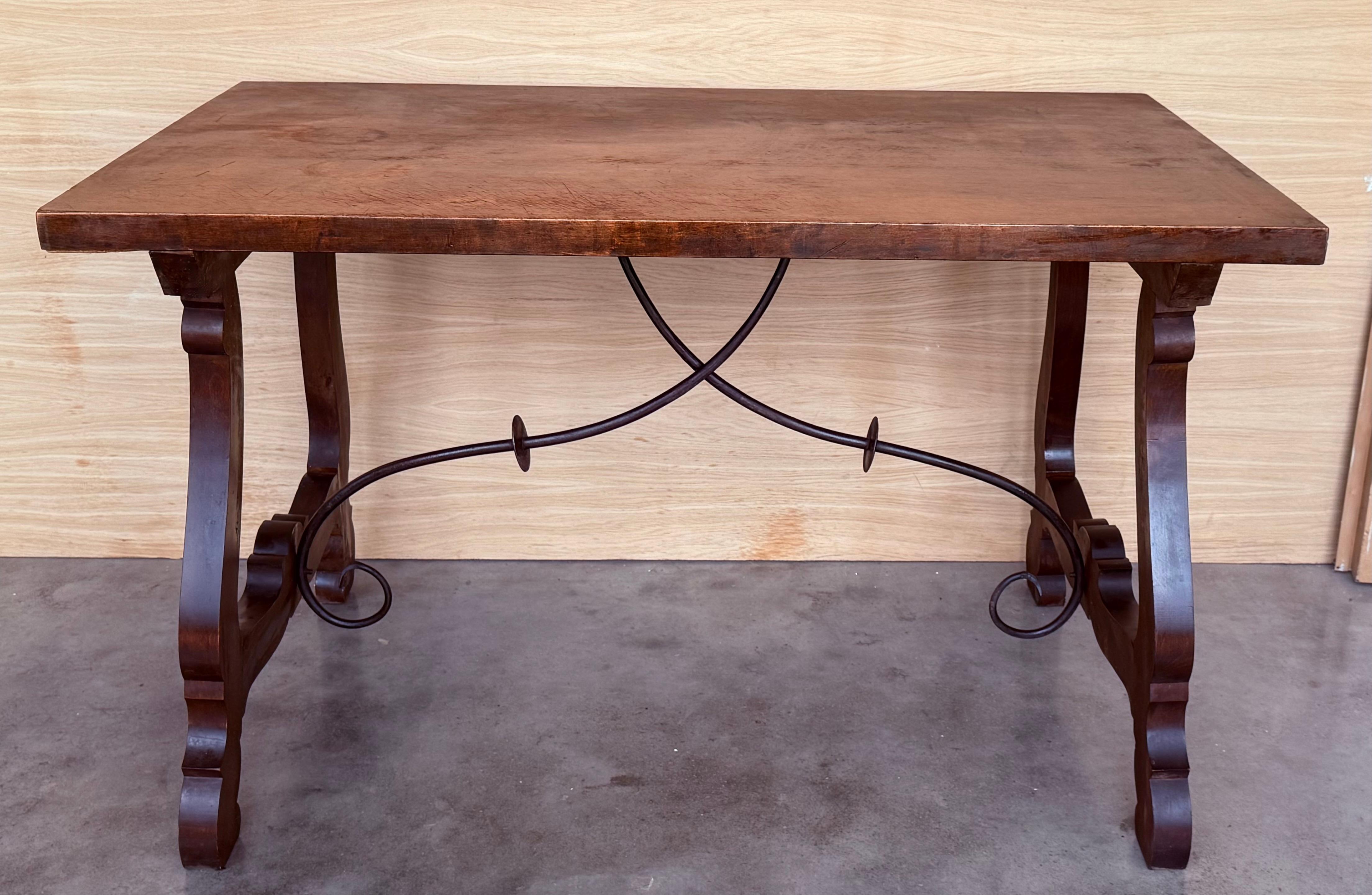 Baroque 20th Dining or Console Table of Walnut with Lyre Legs and Heavy Top, Spain en vente