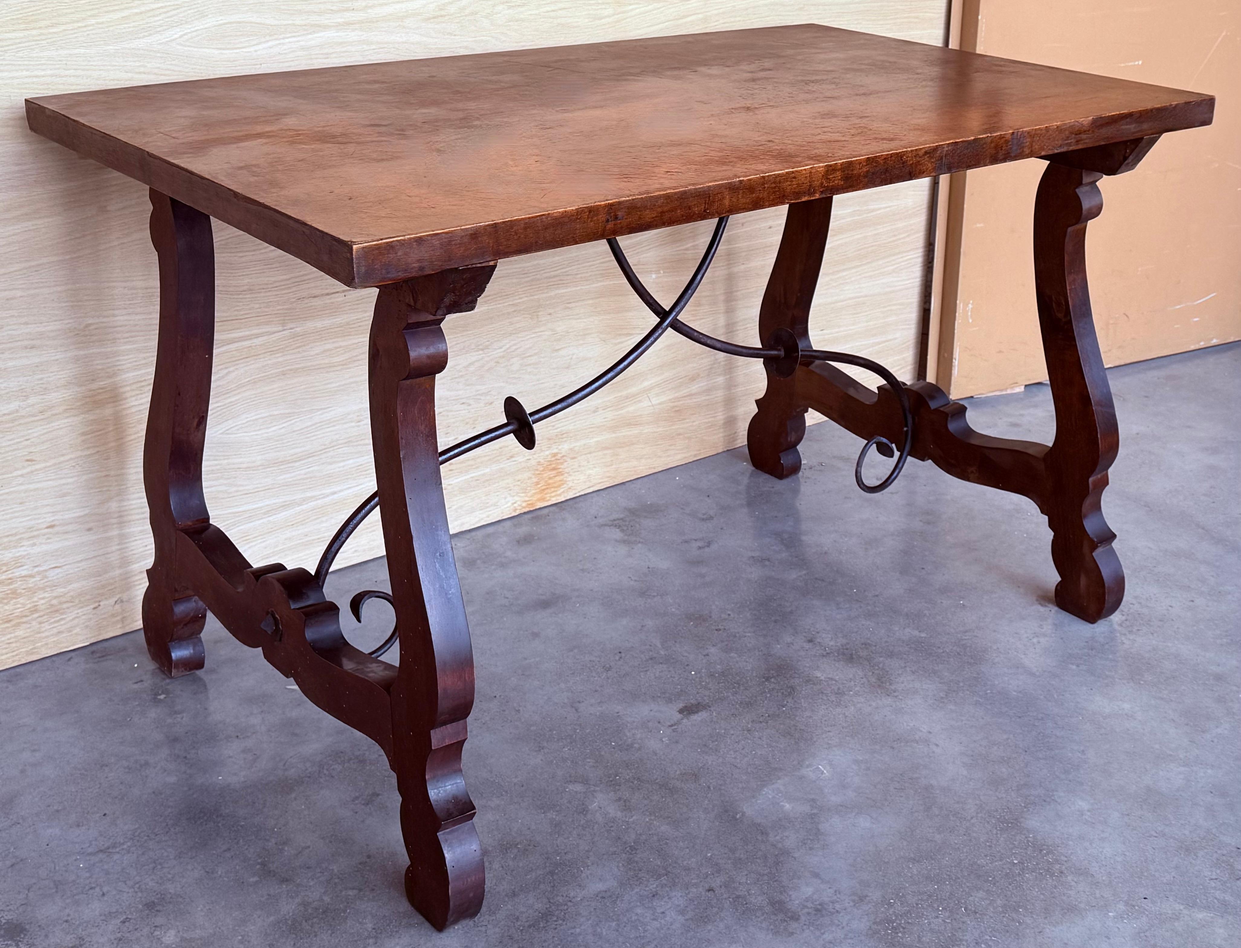 20th Dining or Console Table of Walnut with Lyre Legs and Heavy Top, Spain Bon état - En vente à Miami, FL
