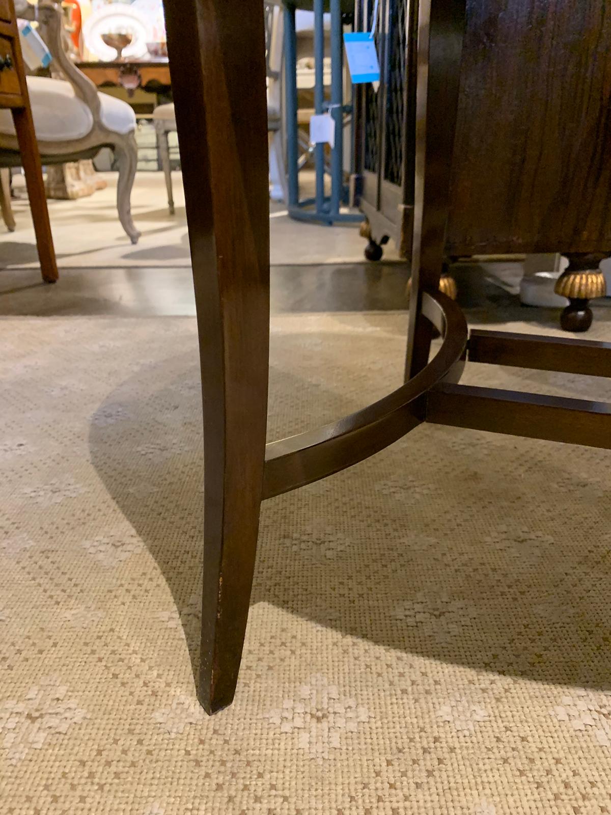 20th Century English Oval Tray Coffee Table with Scalloped Edge 3