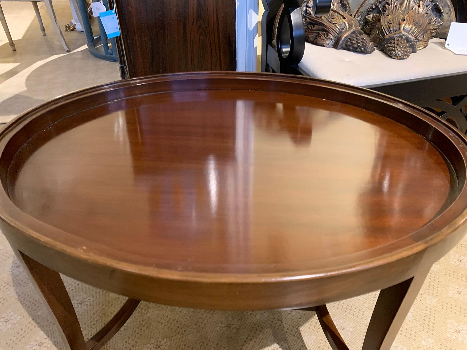 20th Century English Oval Tray Coffee Table with Scalloped Edge 6