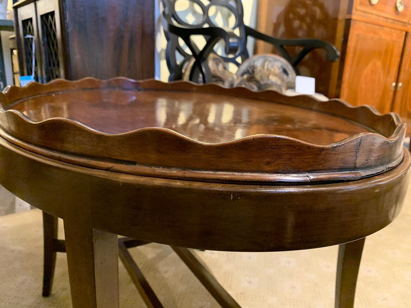 Wood 20th Century English Oval Tray Coffee Table with Scalloped Edge