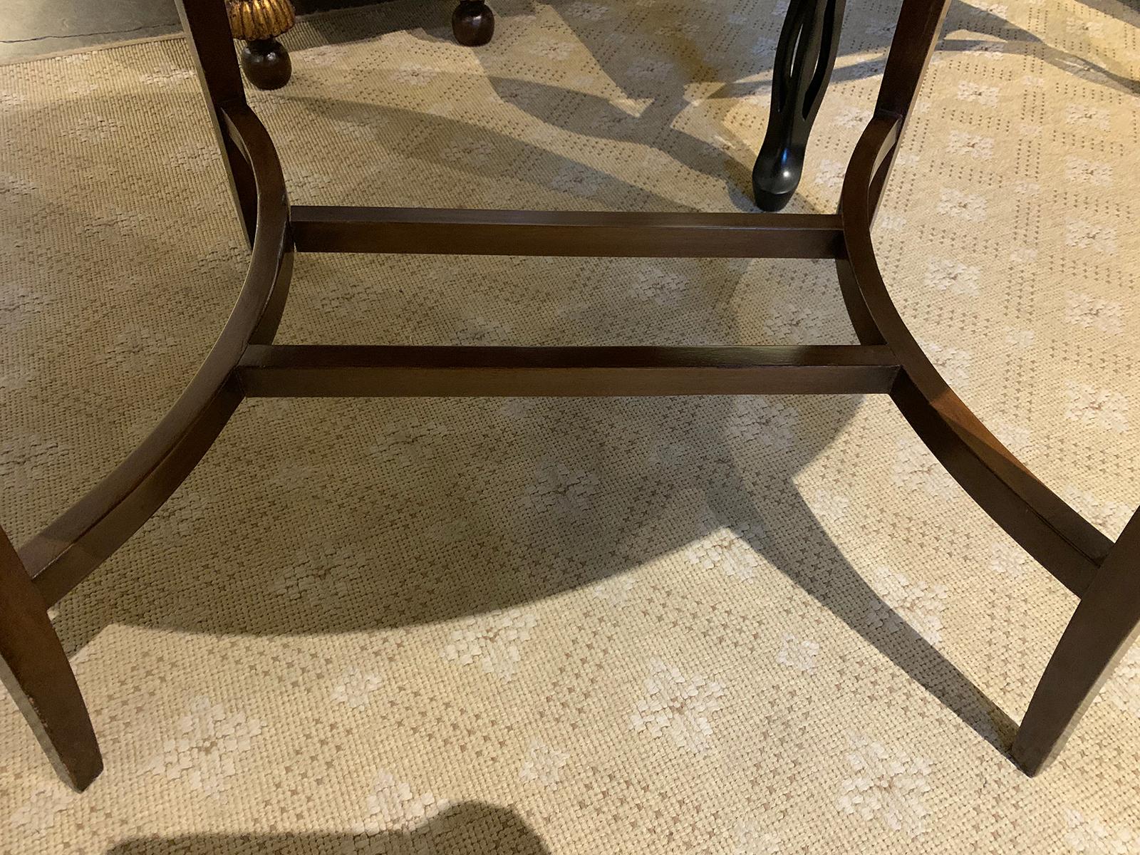 20th Century English Oval Tray Coffee Table with Scalloped Edge 2