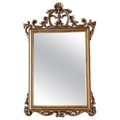 Specchio rettangolare con stemma in legno dorato intagliato del periodo Impero francese del 20° secolo