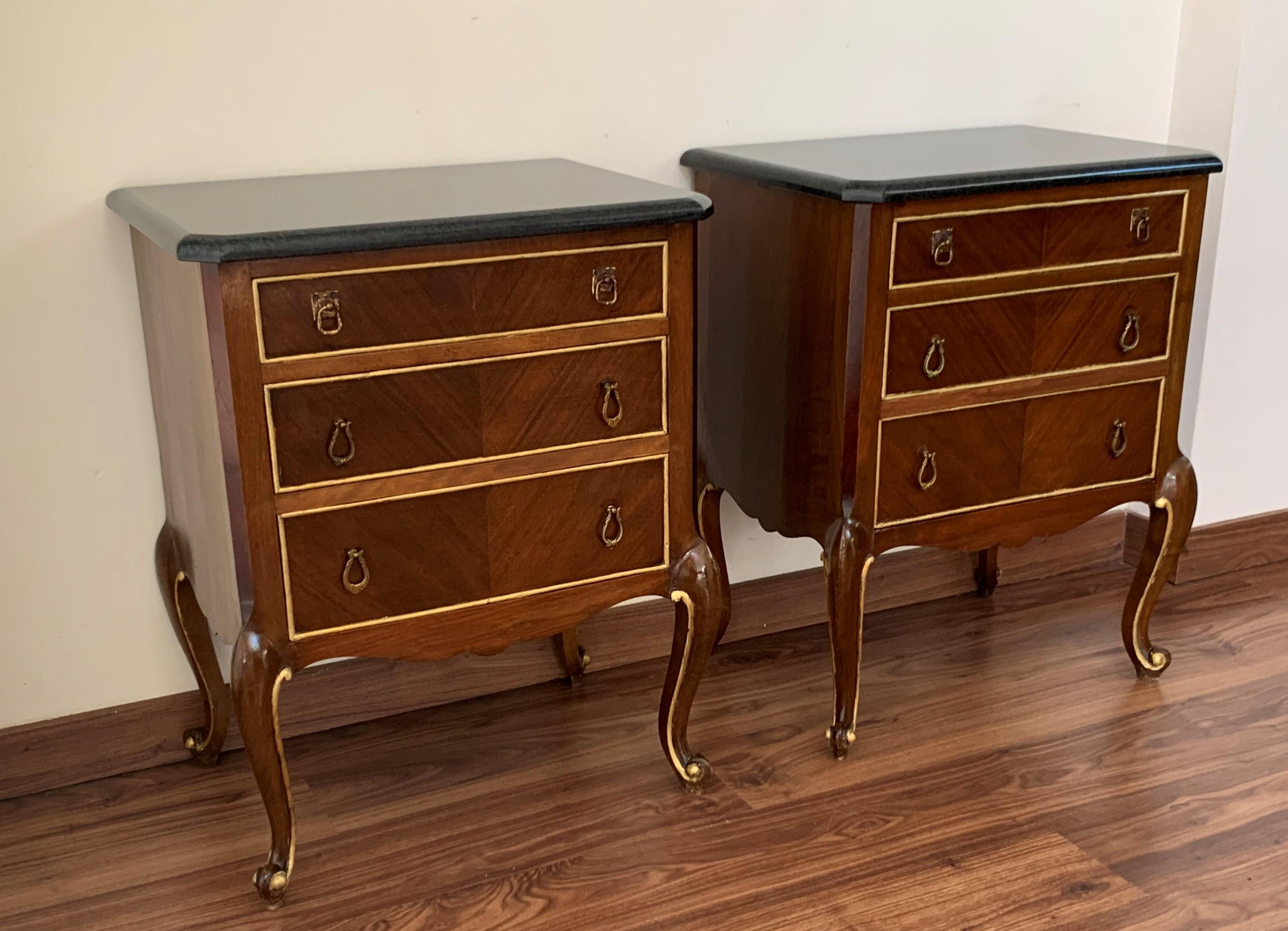 20th French Pair of Walnut Nightstands with Three Drawers and Black Marble Top In Good Condition In Miami, FL