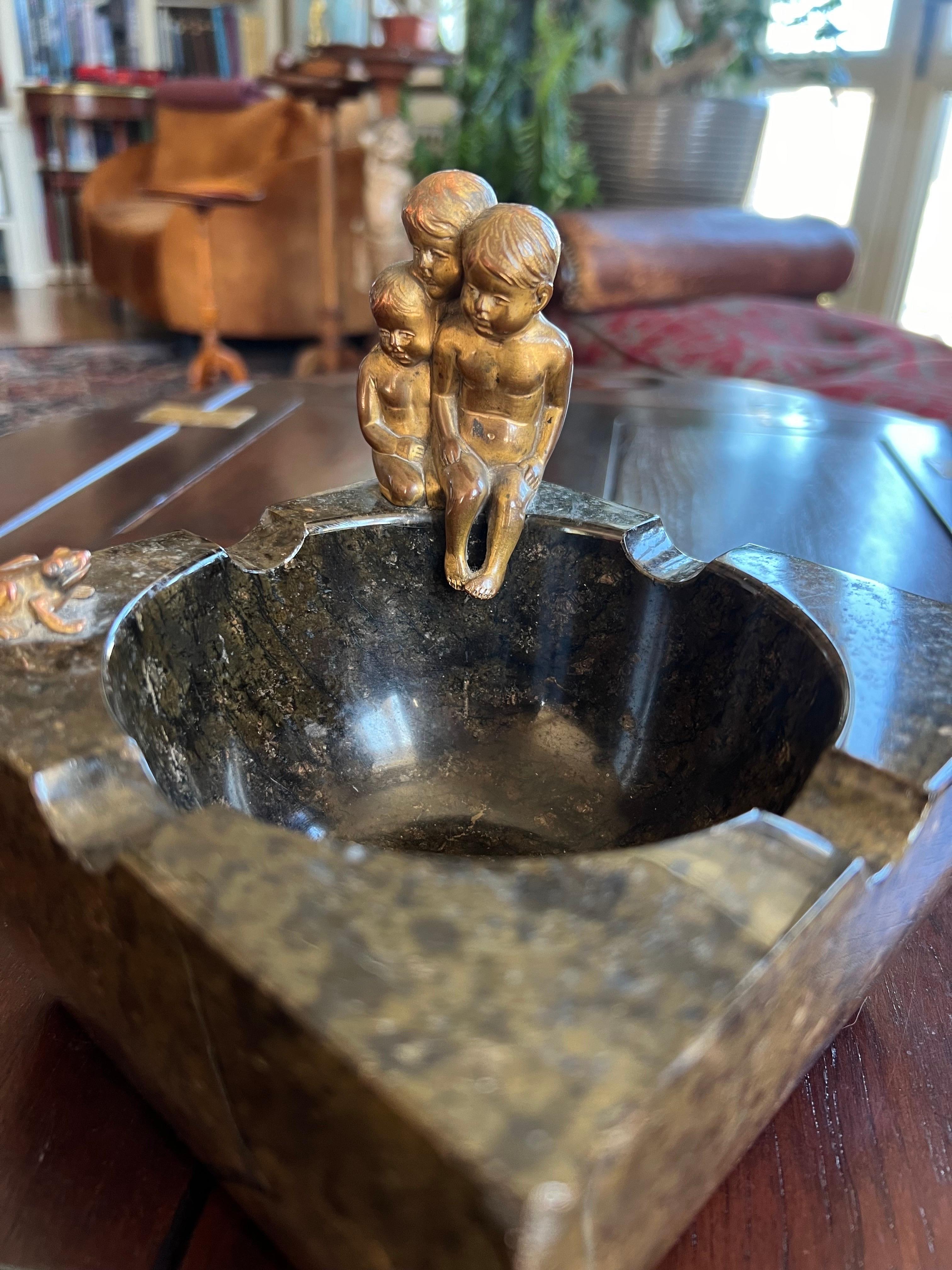 20th French Stone Ashtray Decorated with a Sculpture of Kids Watching a Frog For Sale 1