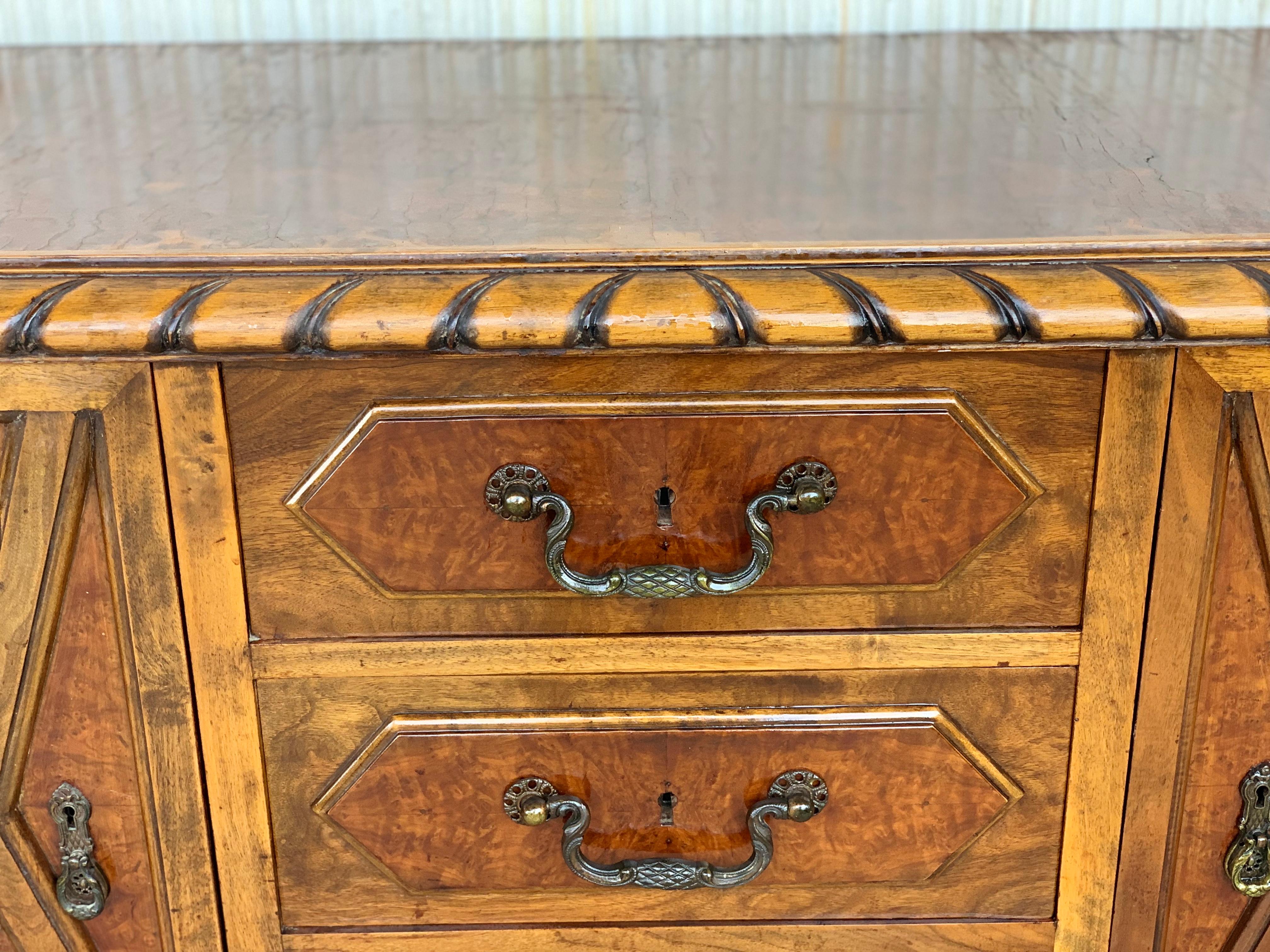 20th Century French Walnut Buffet with Two Doors and Three Central Drawers For Sale 3
