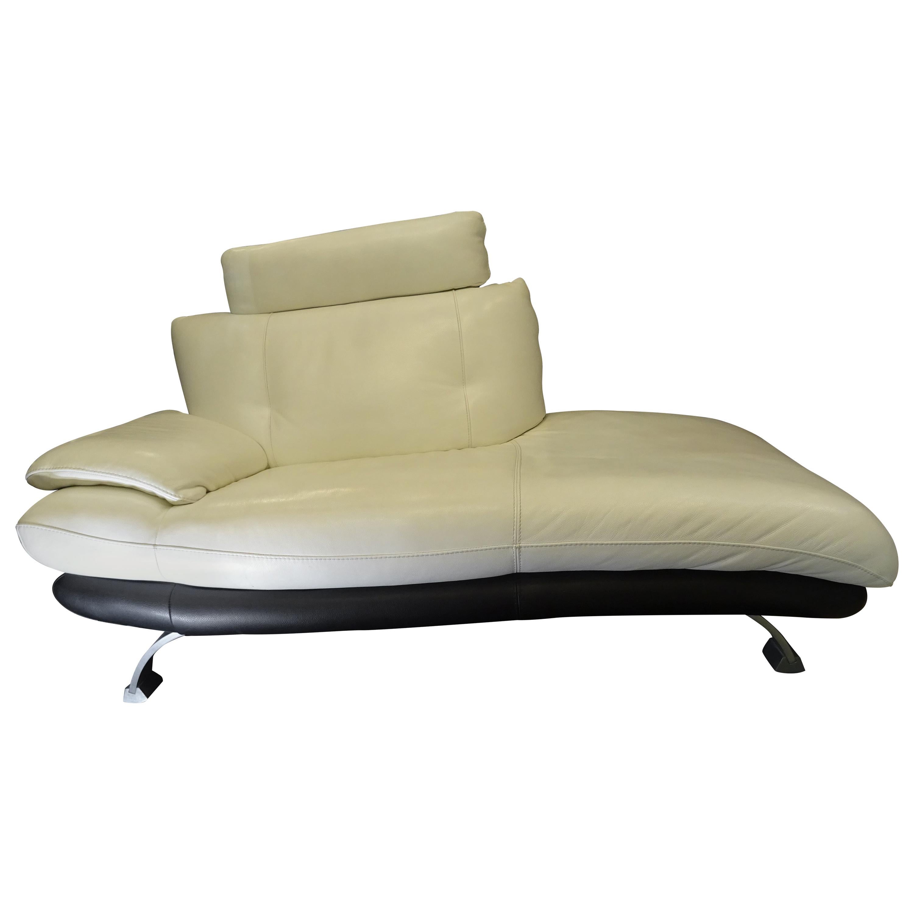 20th Century French White and Black Leather Chaise Longue, Polished Steel Legs