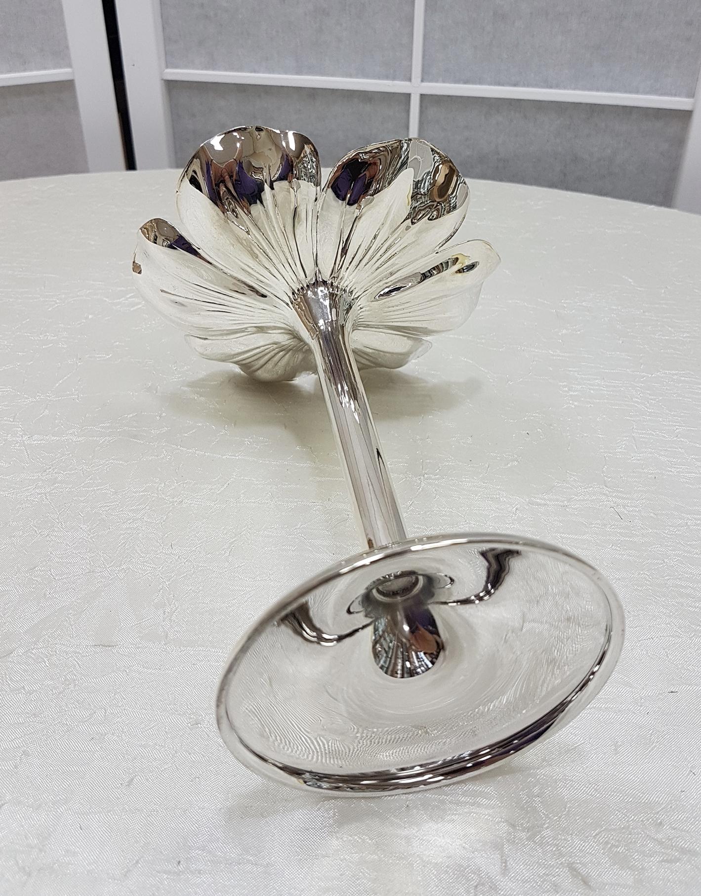 20th Century Italian Silver 800 Candlestick Flower Shape In Excellent Condition For Sale In VALENZA, IT