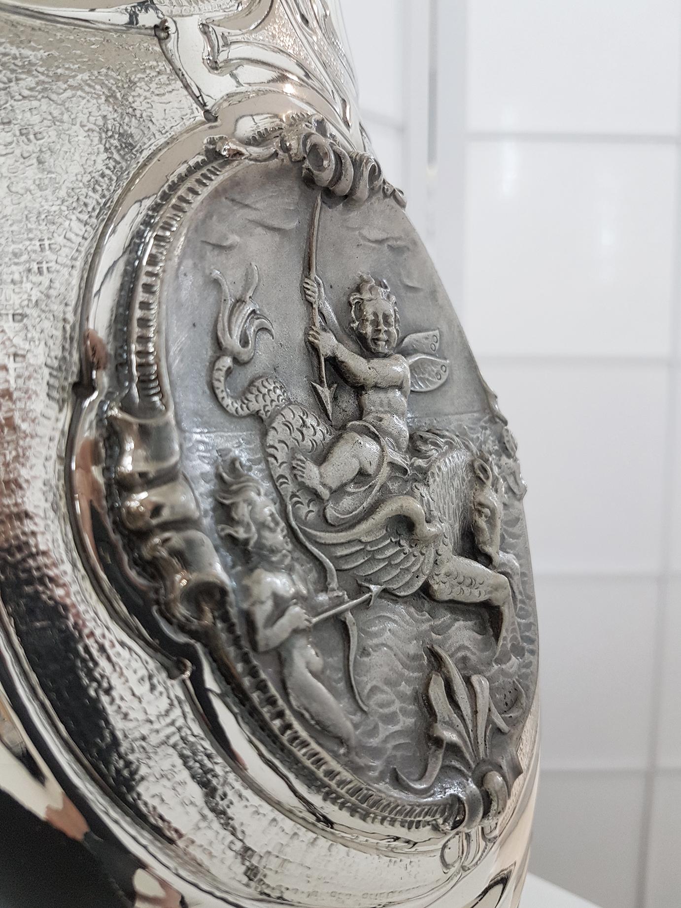 20th Italian Century Solid Silver Big Vase Blason Depicting Mythological Figures For Sale 5