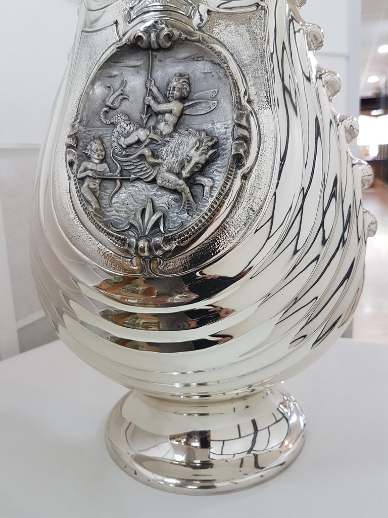 20th Italian Century Solid Silver Big Vase Blason Depicting Mythological Figures For Sale 1