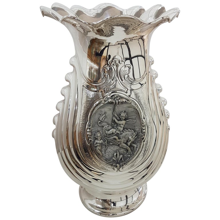 20th Italian Century Solid Silver Big Vase Blason Depicting Mythological Figures For Sale