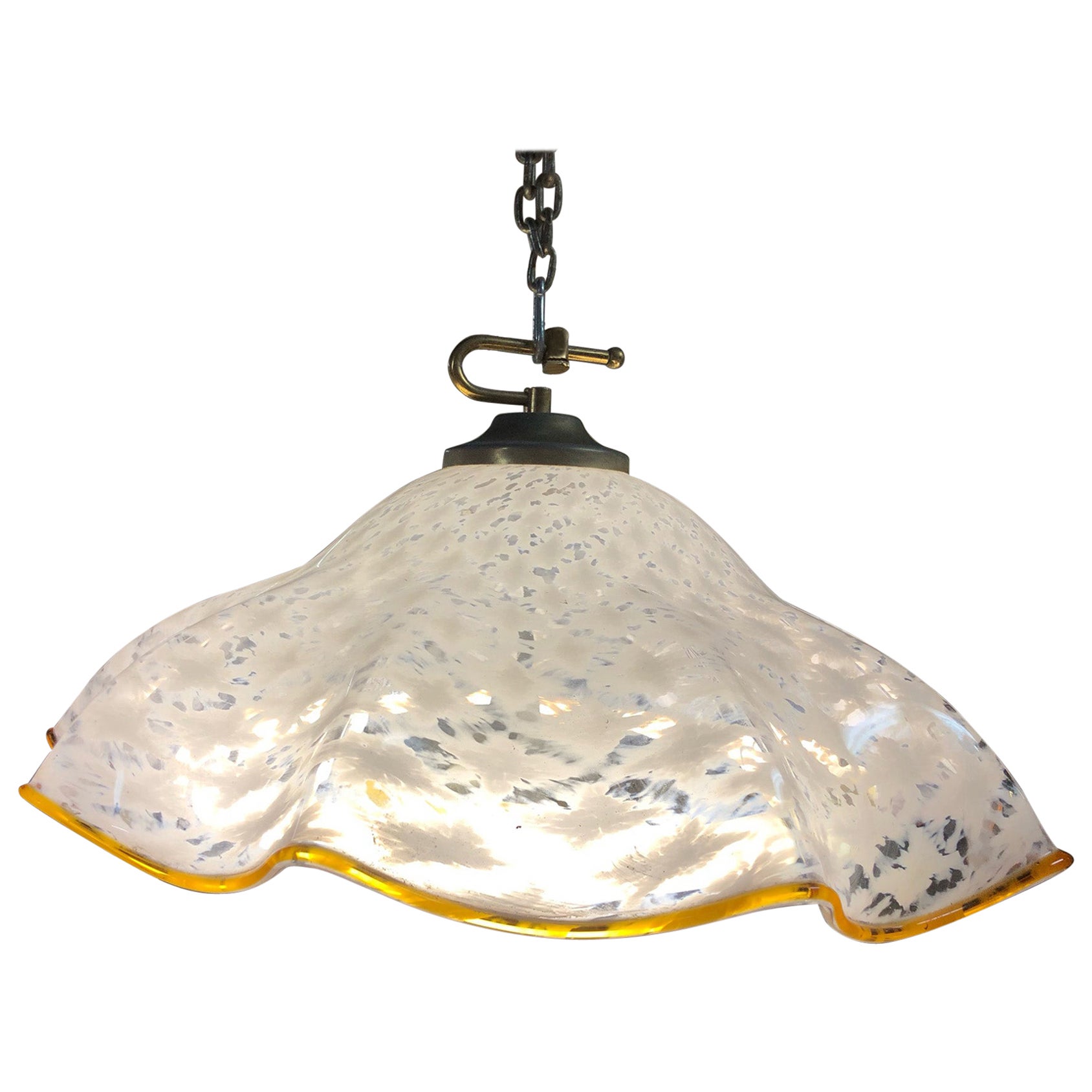 Lustre italien du 20ème siècle composé d'un néon incrusté de lumières en verre blanc