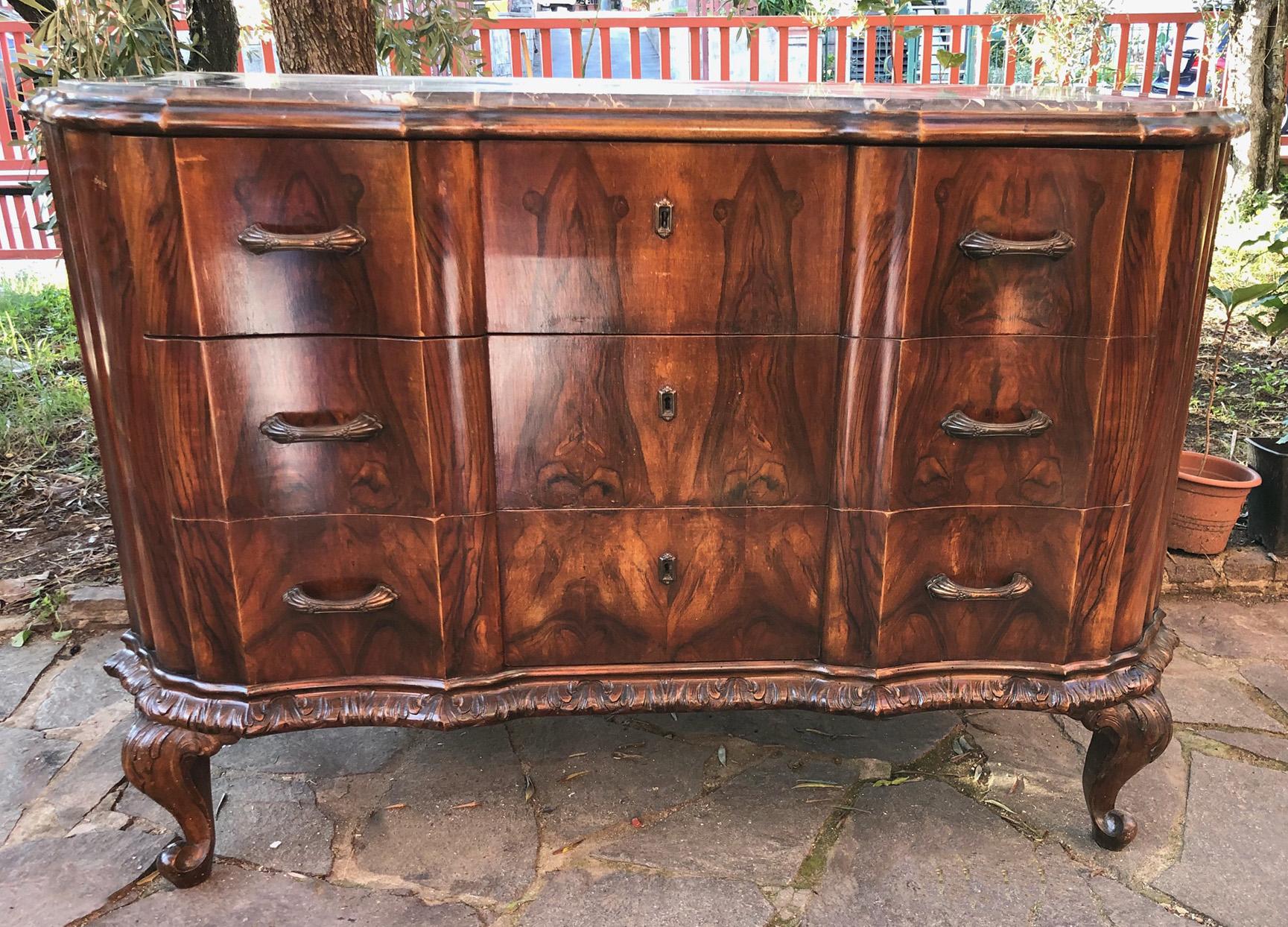 20th Italian Chest of Drawers in Walnut with Original Gray Marble In Good Condition For Sale In Buggiano, IT