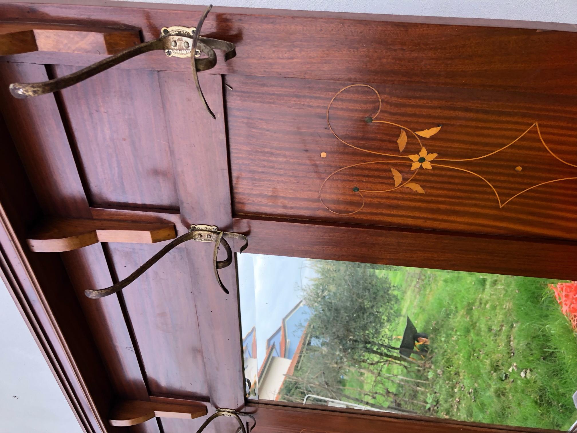 20. Italienischer Kleiderbügel mit Intarsien aus Messing Accessoires Umbrella im unteren Teil (Moderne der Mitte des Jahrhunderts)