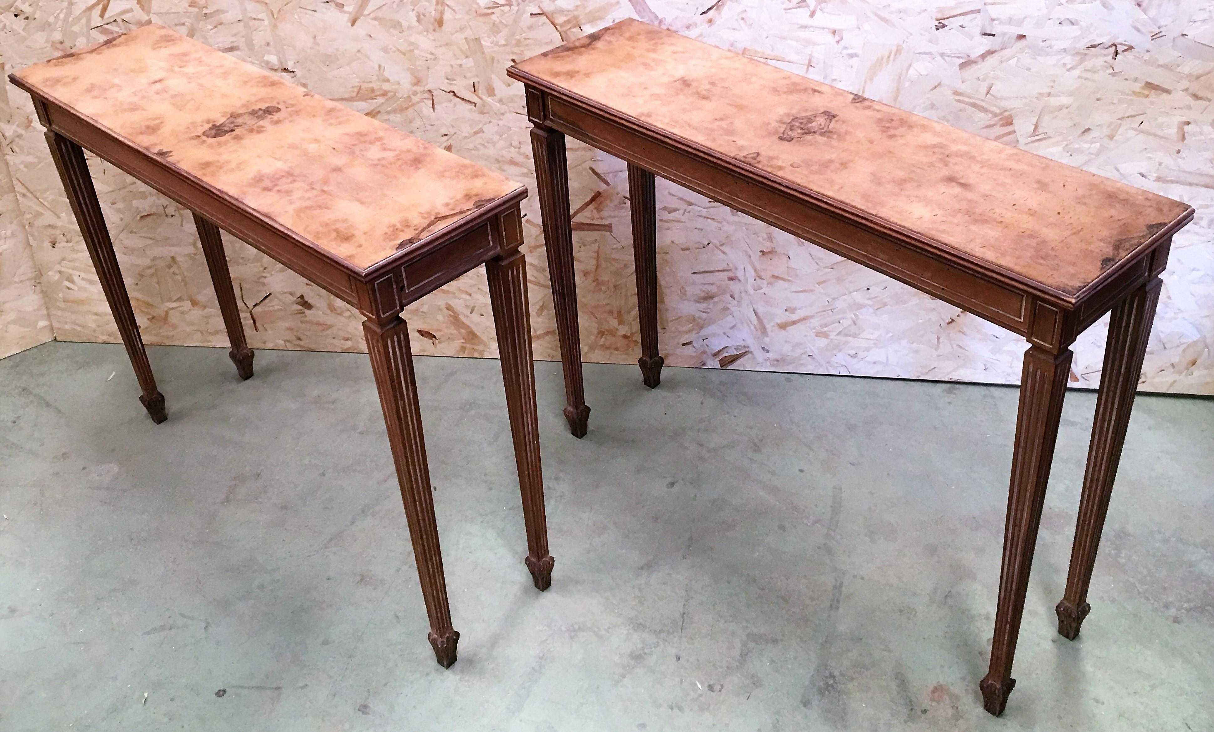 Spanish 20th Italian Neoclassical Pair of Rectangular Console Tables by Mariano Garcia