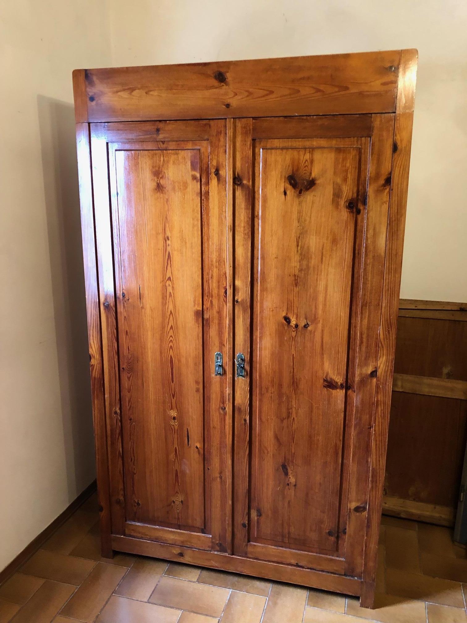 20th Italian Pine Wardrobe in Natural Honey Colored 3