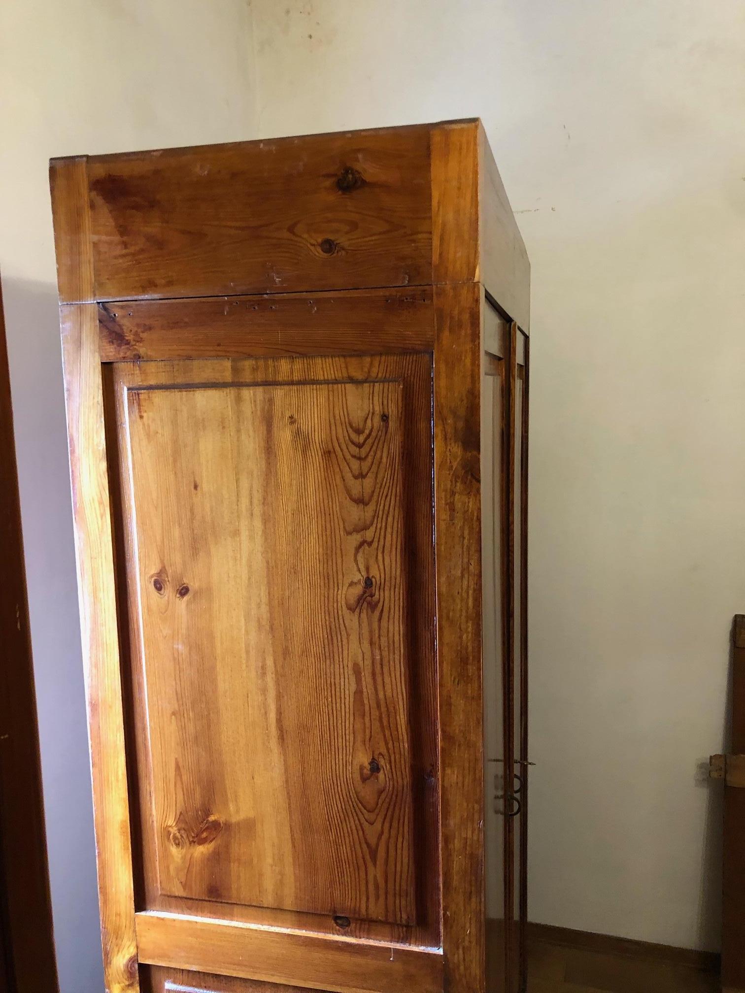 20th Italian Pine Wardrobe in Natural Honey Colored 4