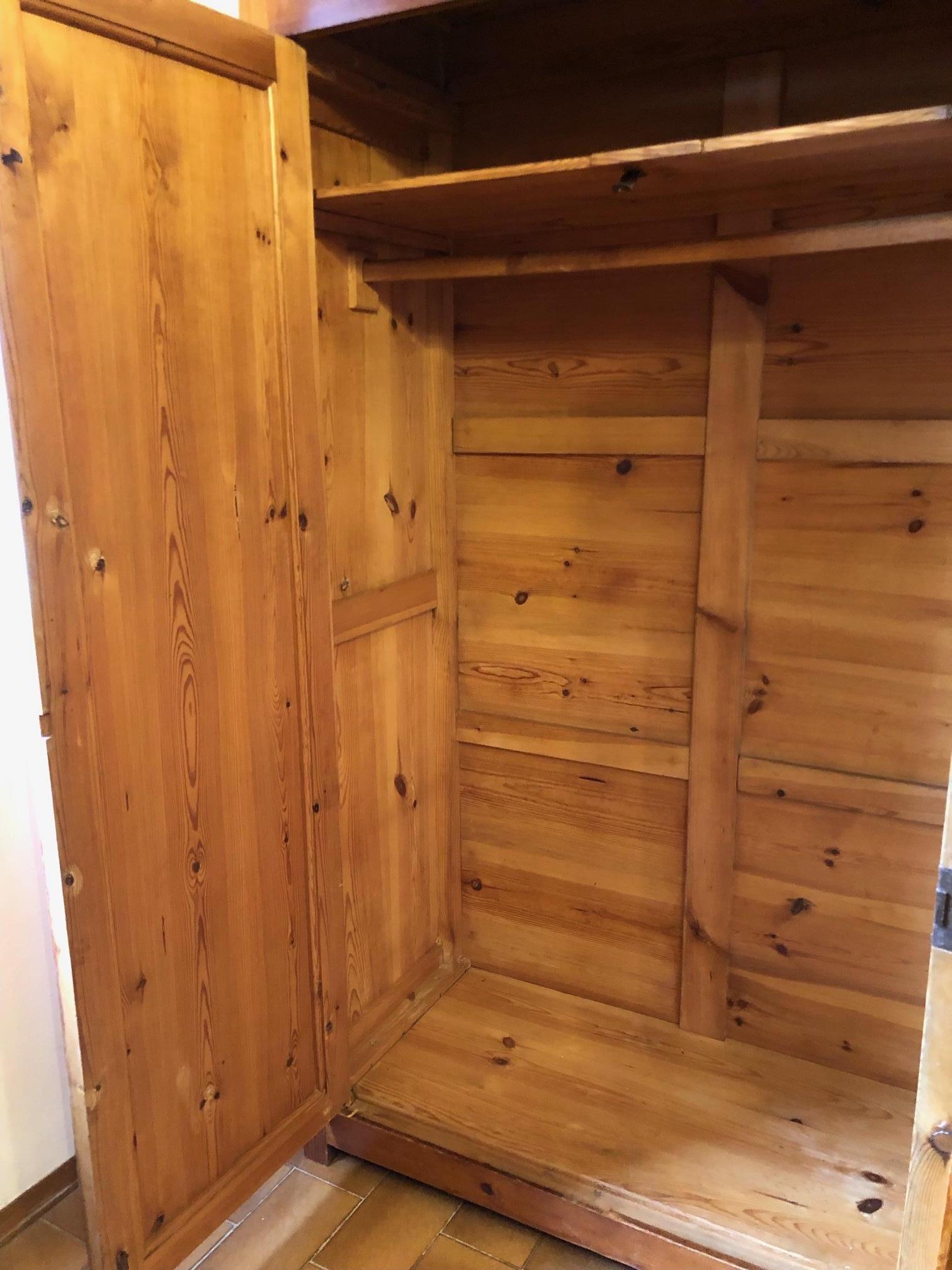 20th Century 20th Italian Pine Wardrobe in Natural Honey Colored