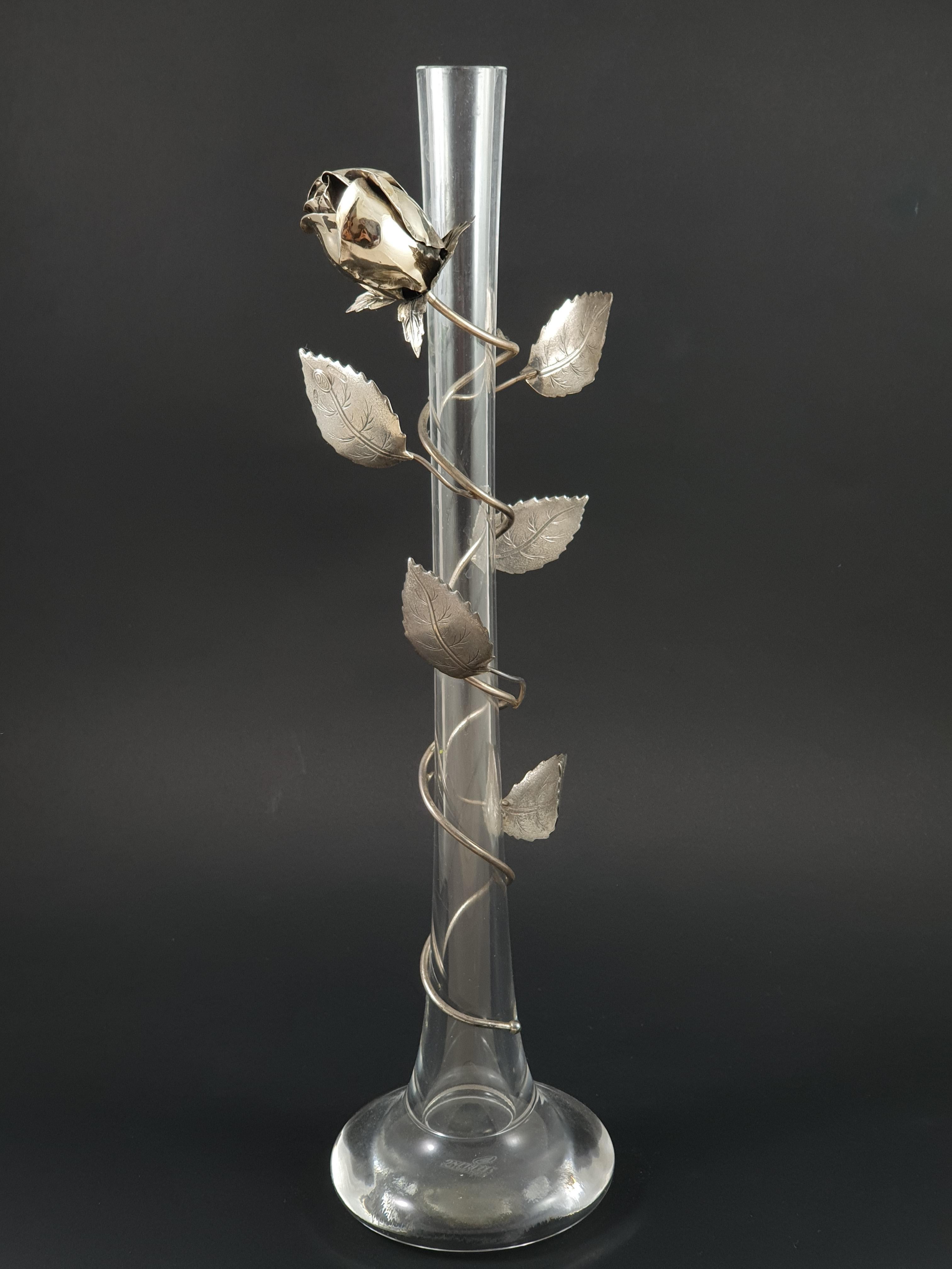20th Italian Sterling Silver and Glass vase 

Decorated of a rose 

Height: 32.5 cm 
925 silver hallmark

Great condition