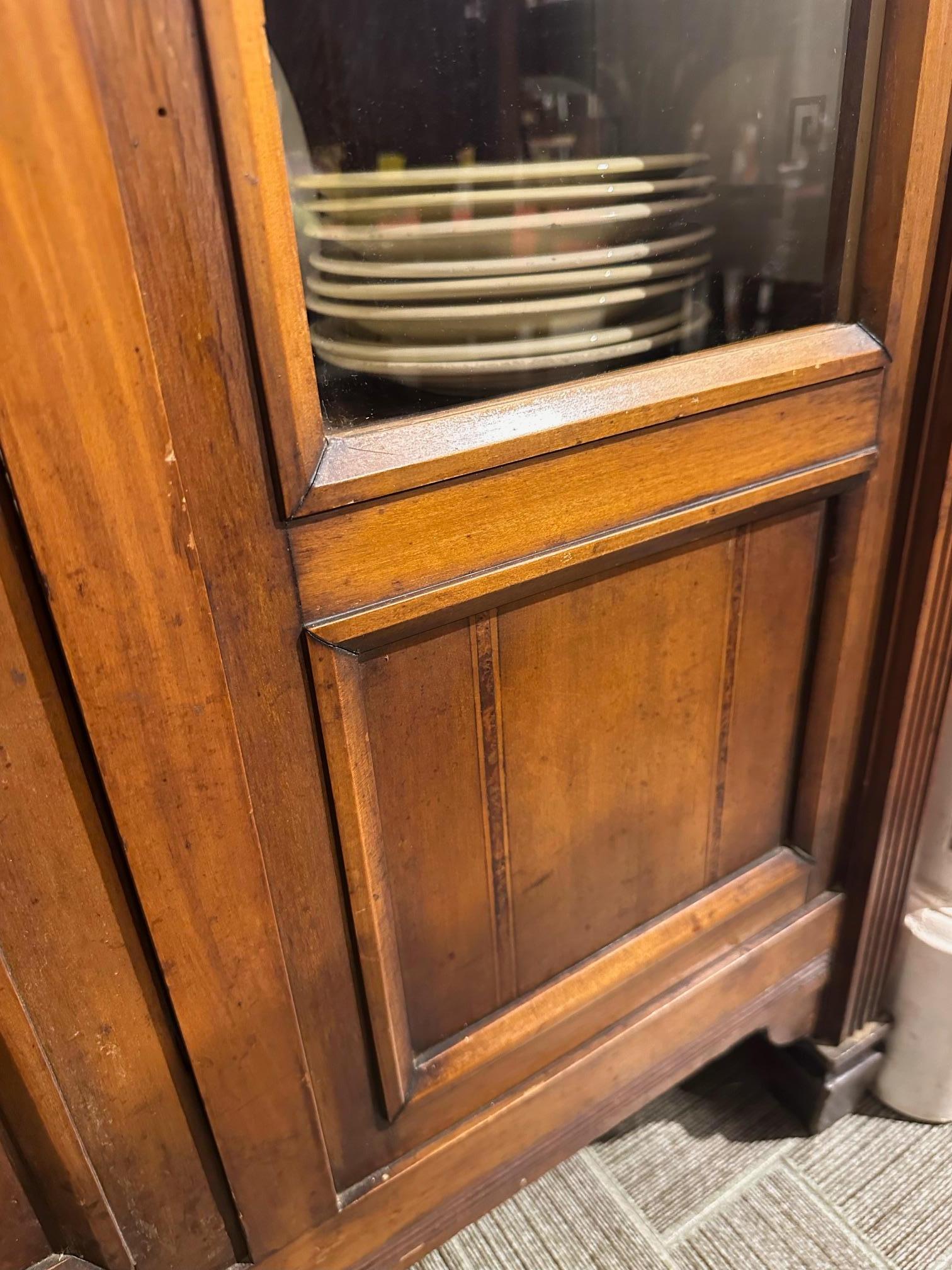 20th Italian walnut display cabinet inlaid with side glass For Sale 4