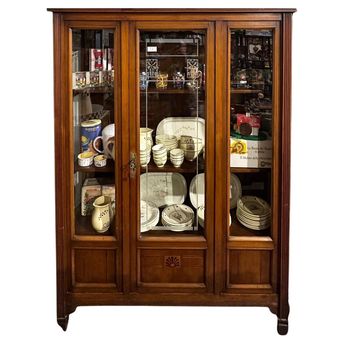 20th Italian walnut display cabinet inlaid with side glass