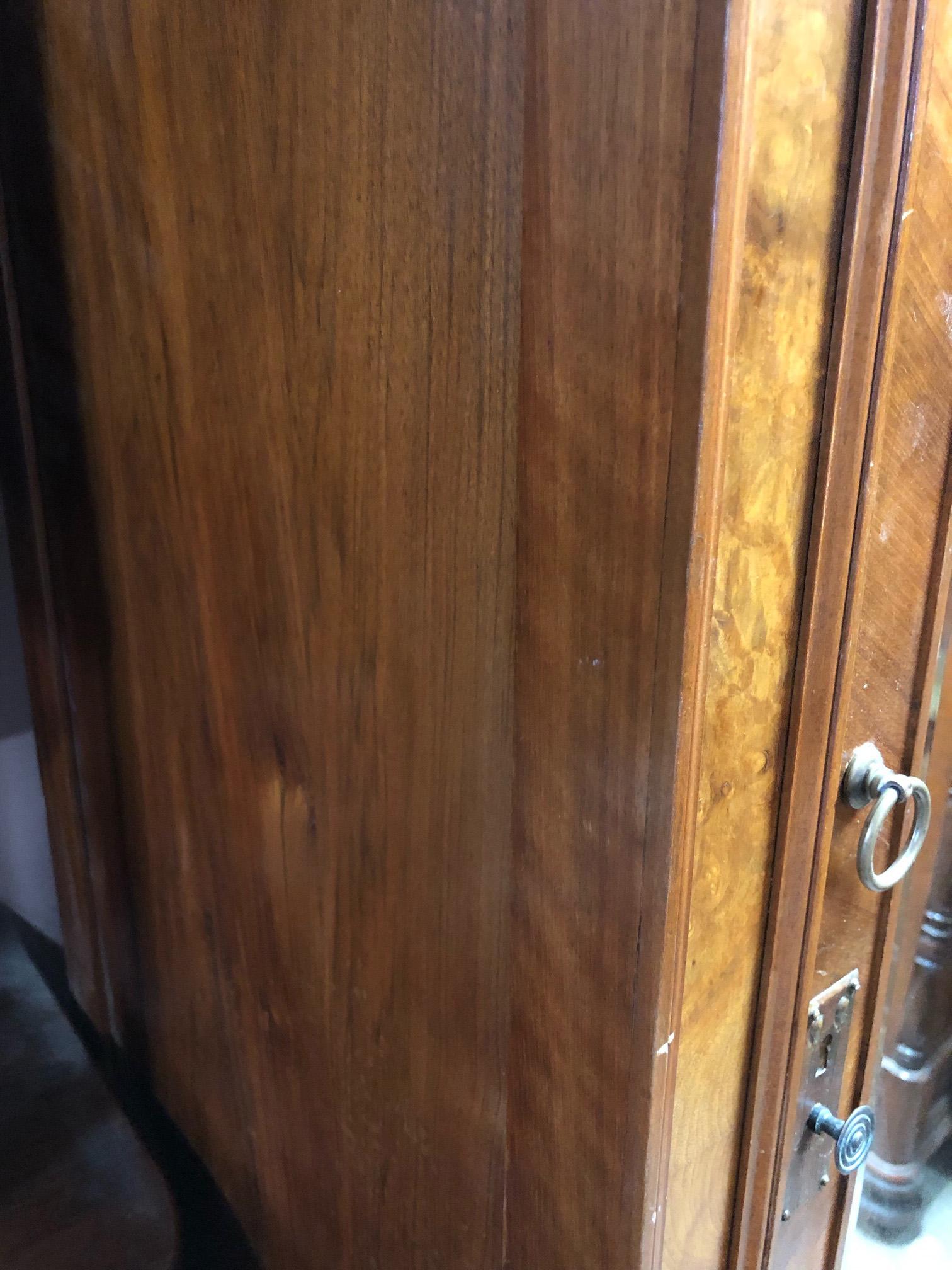 20th Italian Wardrobe with One Door in Walnut with Mirror In Good Condition In Buggiano, IT