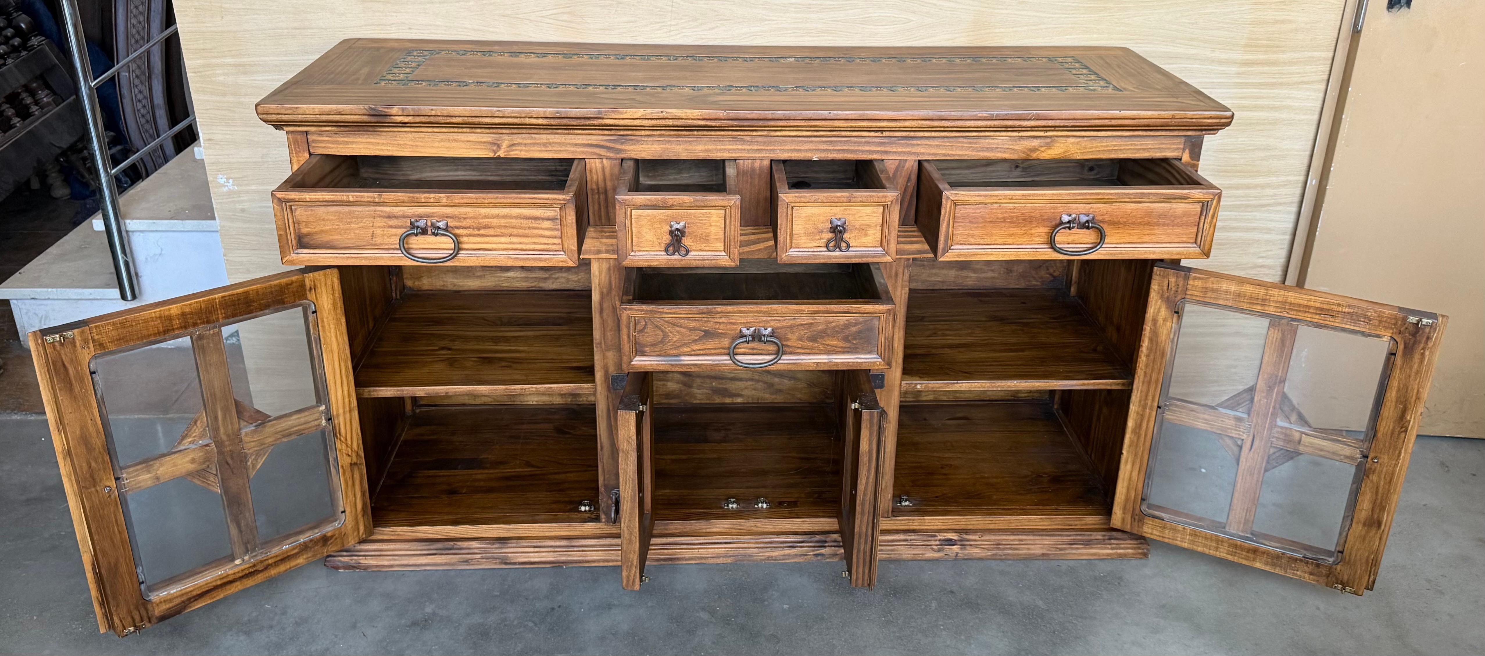 Credenza o aparador toscano de roble claro del barroco español catalán del siglo XX en venta 4