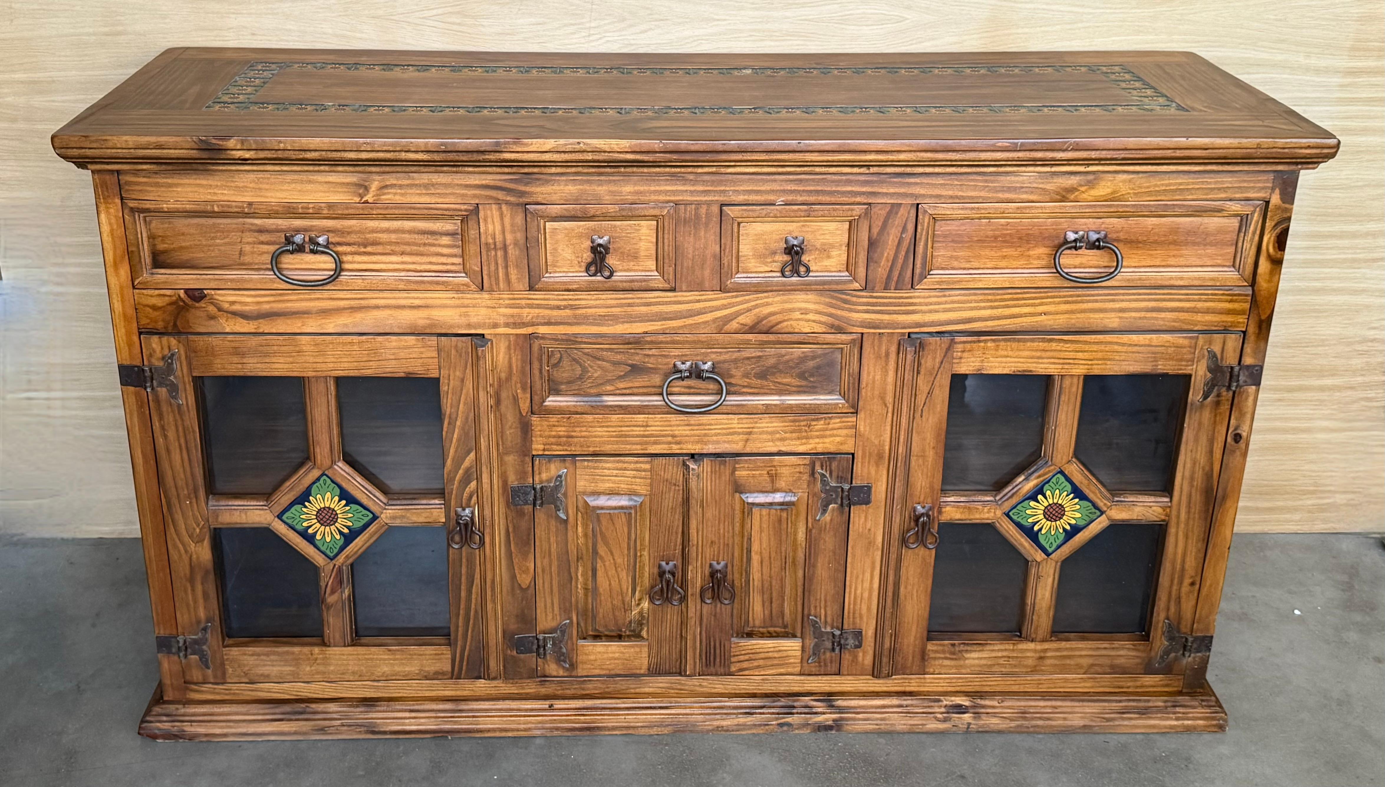 Credenza o aparador toscano de roble claro del barroco español catalán del siglo XX Barroco en venta