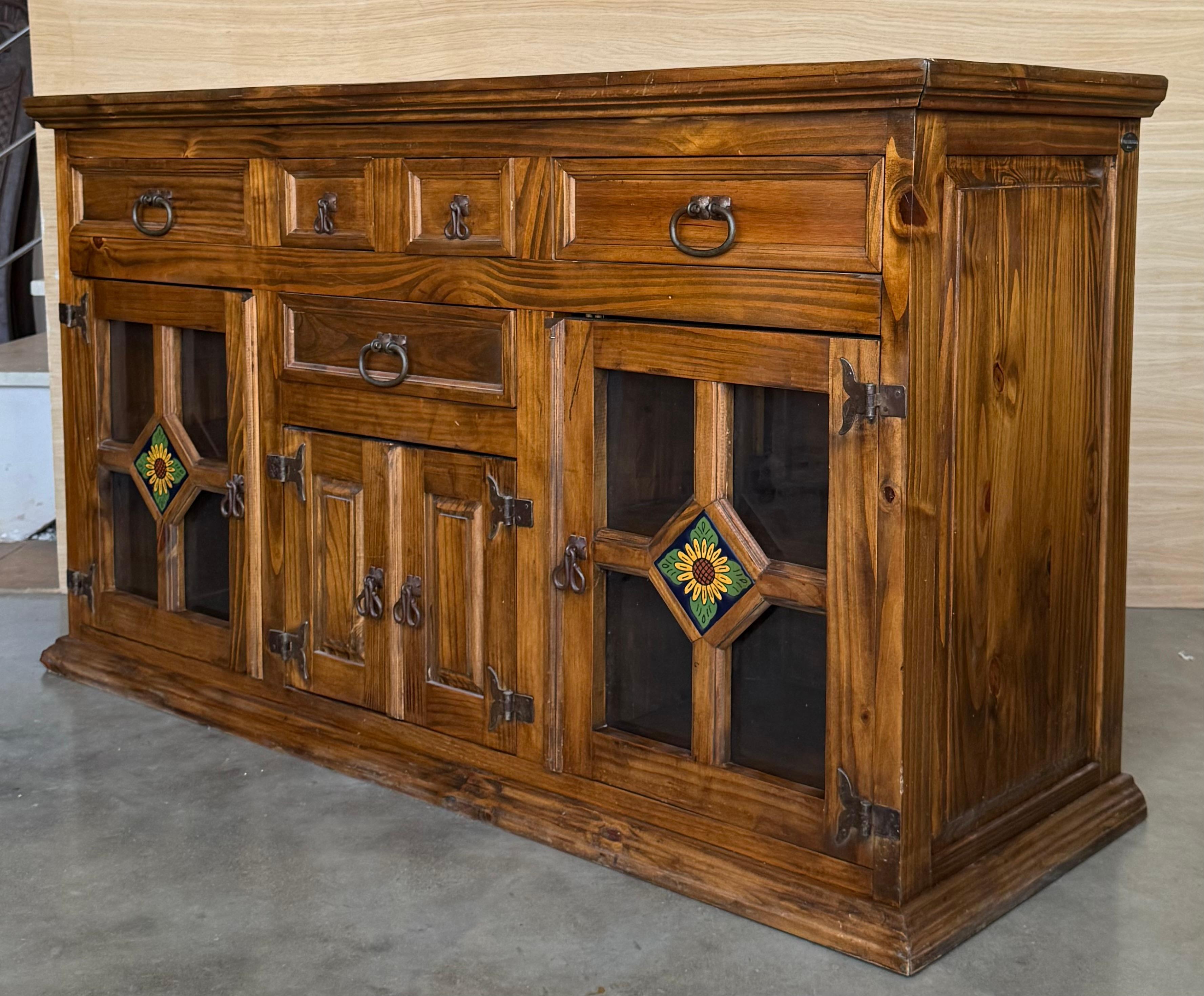Credenza o aparador toscano de roble claro del barroco español catalán del siglo XX en Bueno estado para la venta en Miami, FL