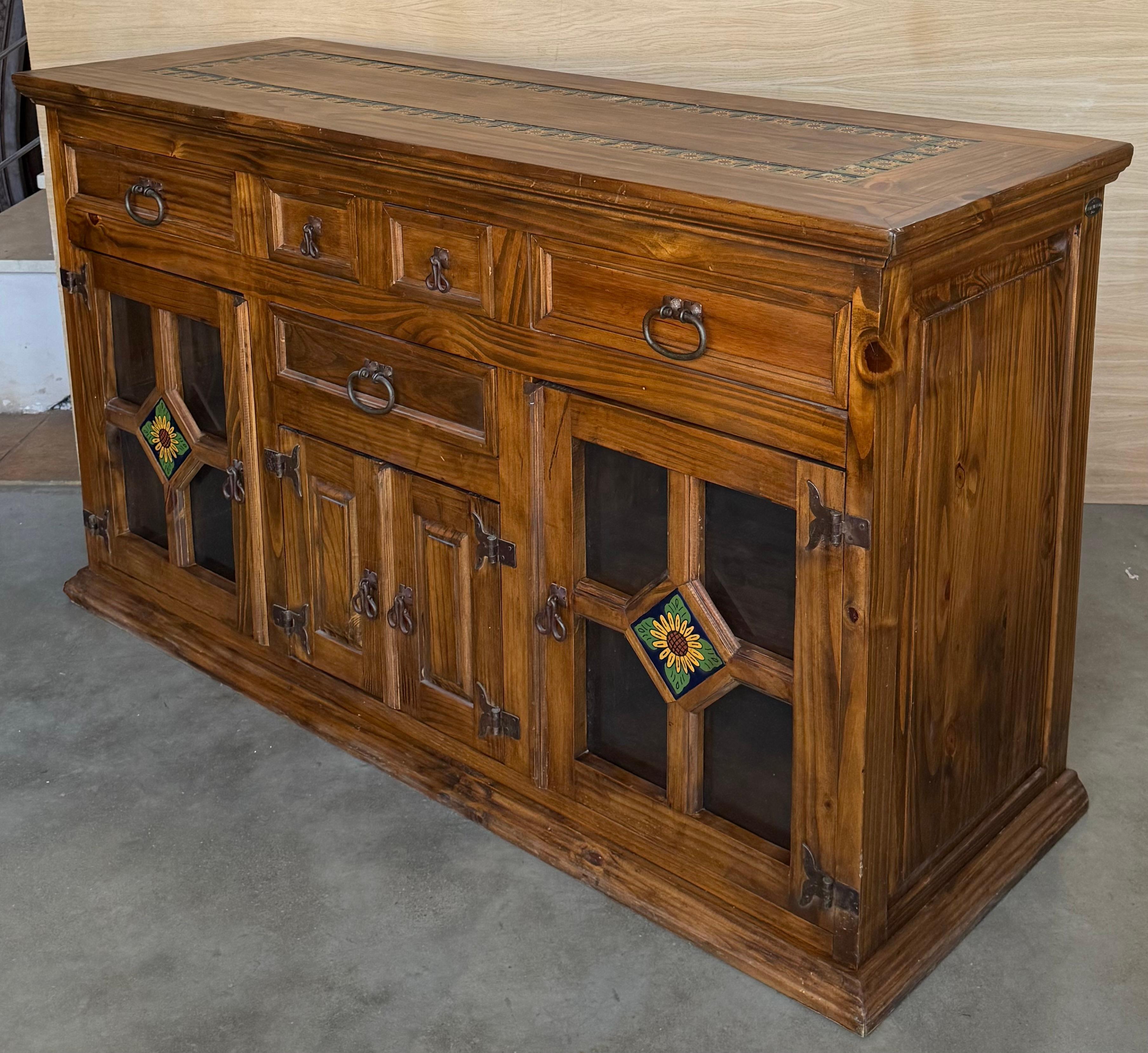 Credenza o aparador toscano de roble claro del barroco español catalán del siglo XX siglo XIX en venta