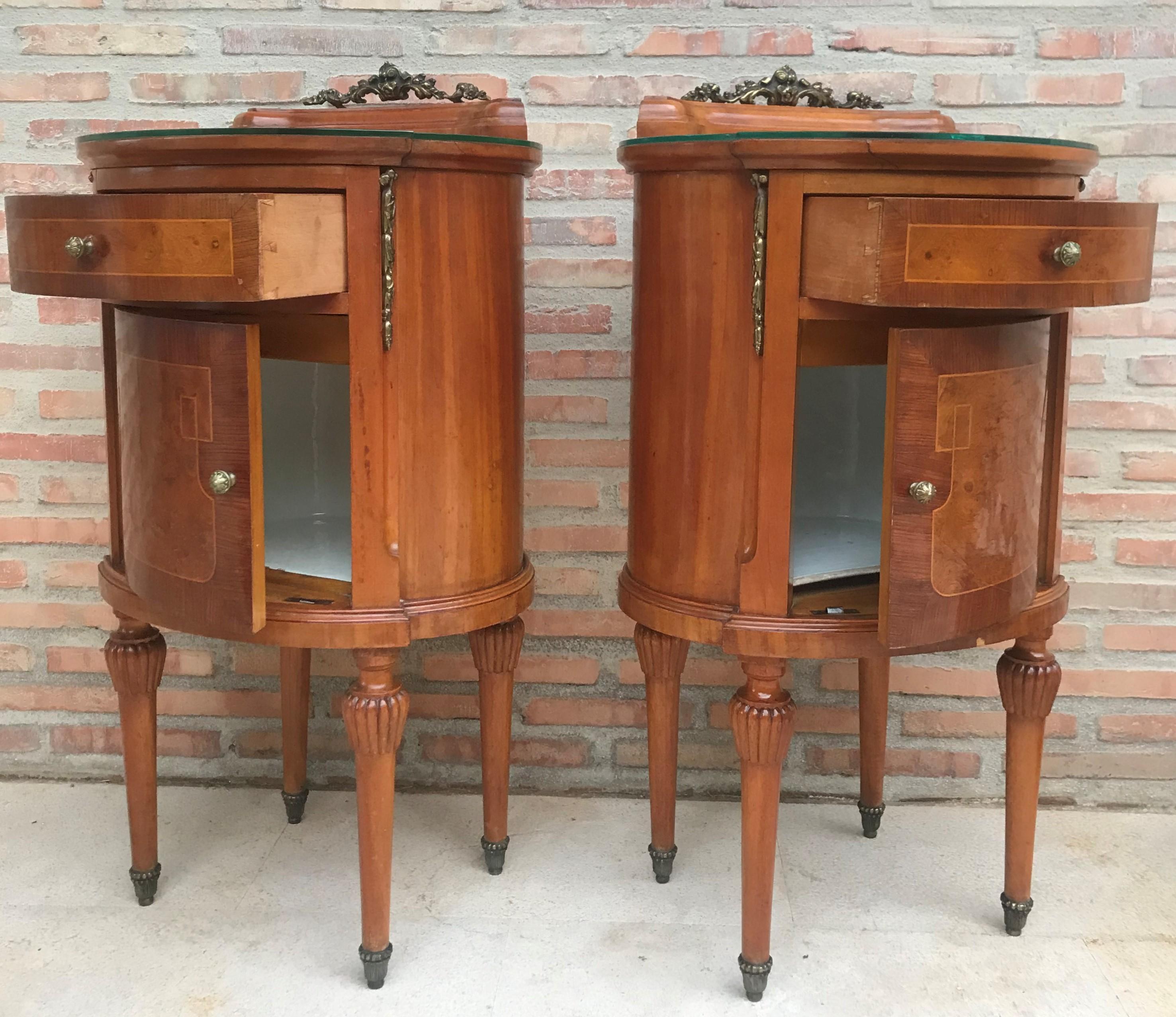 19th Century 20th Louis XVI Style Marquetry Nightstands with Metal and Mirror Crest, a Pair For Sale